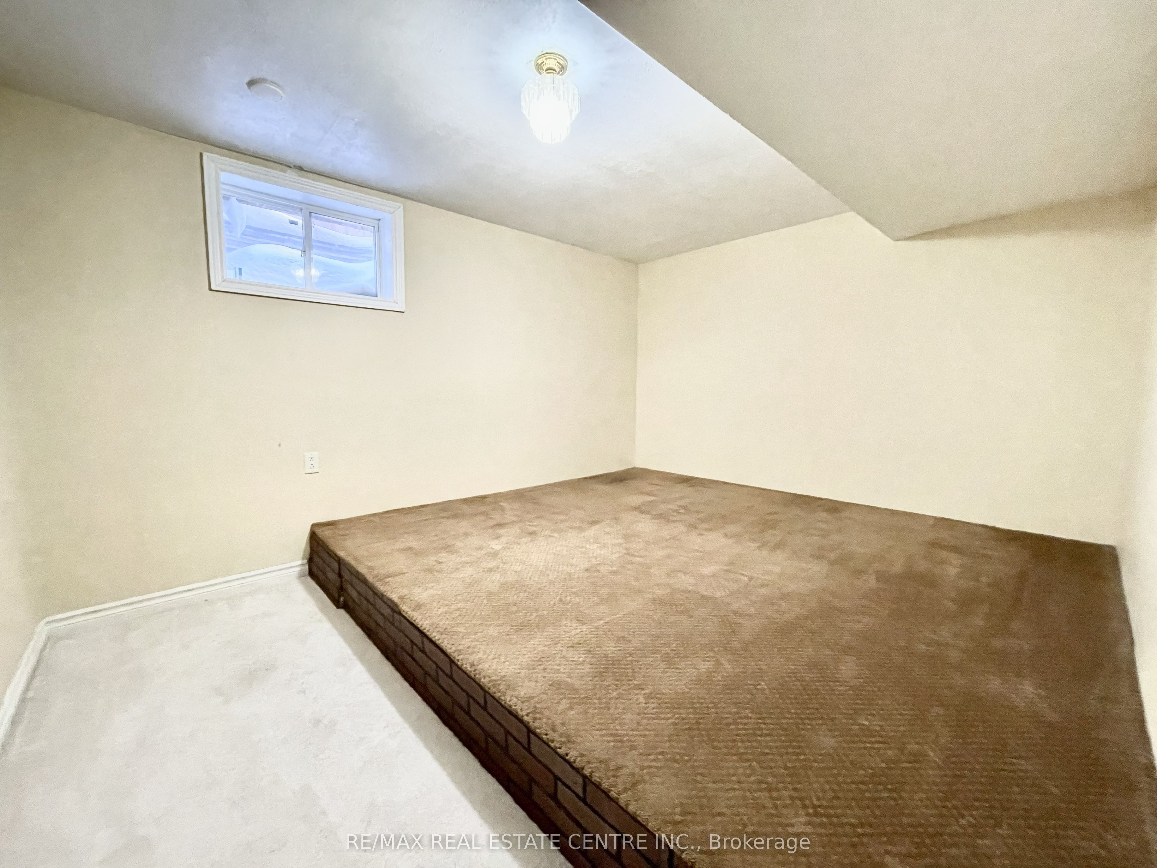 1771 Mickleborough Drive W Property Photo 28