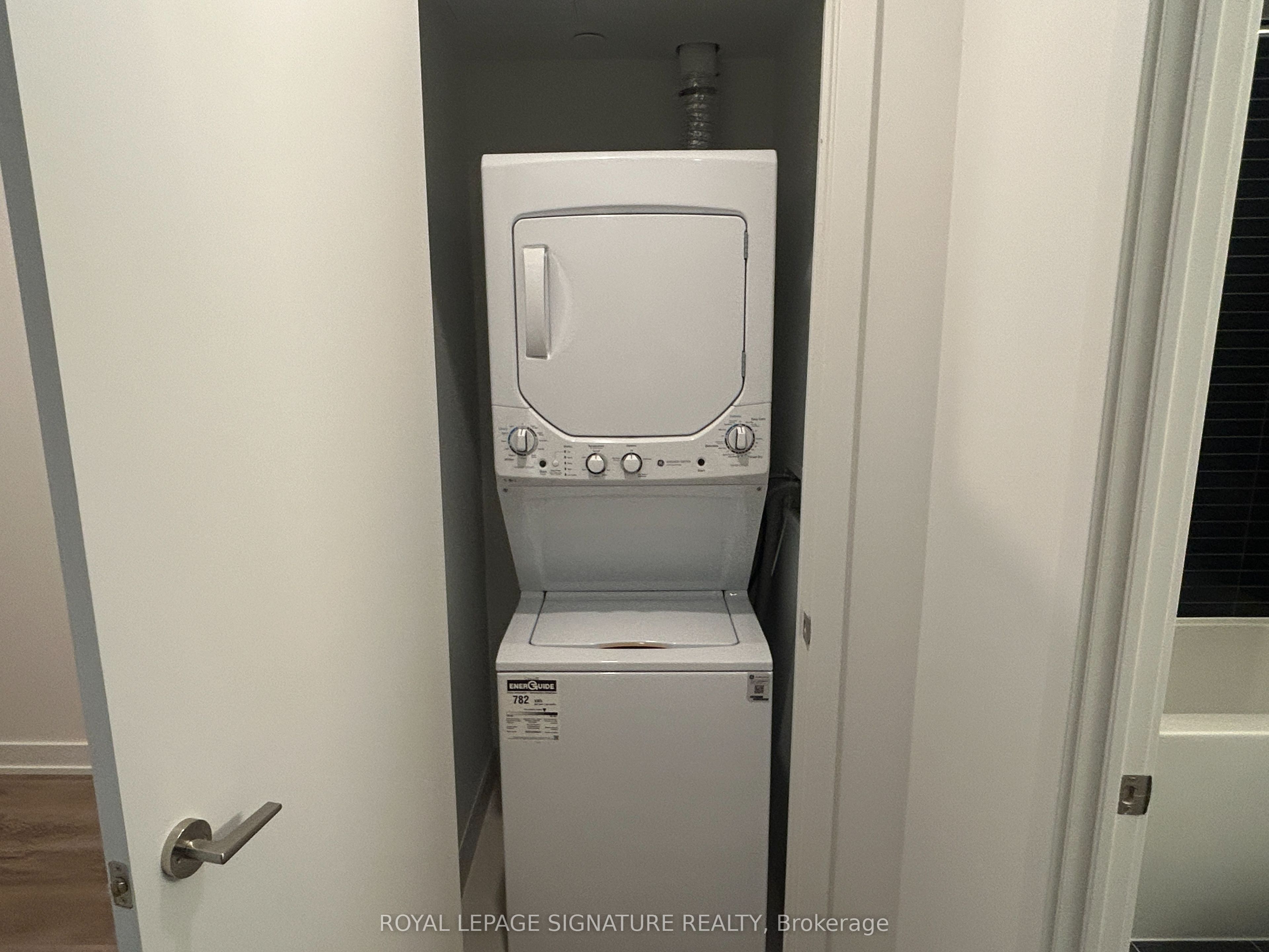 101 John Street N 616 Property Photo 3