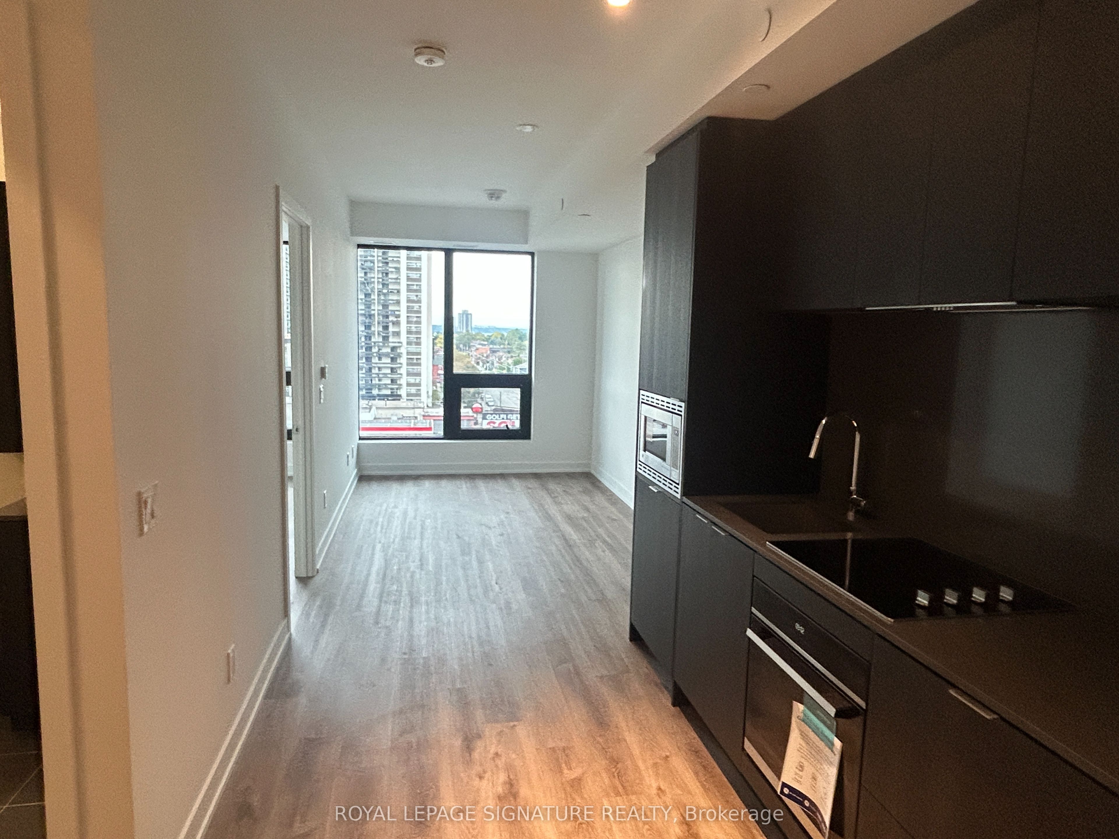 101 John Street N 616 Property Photo 6