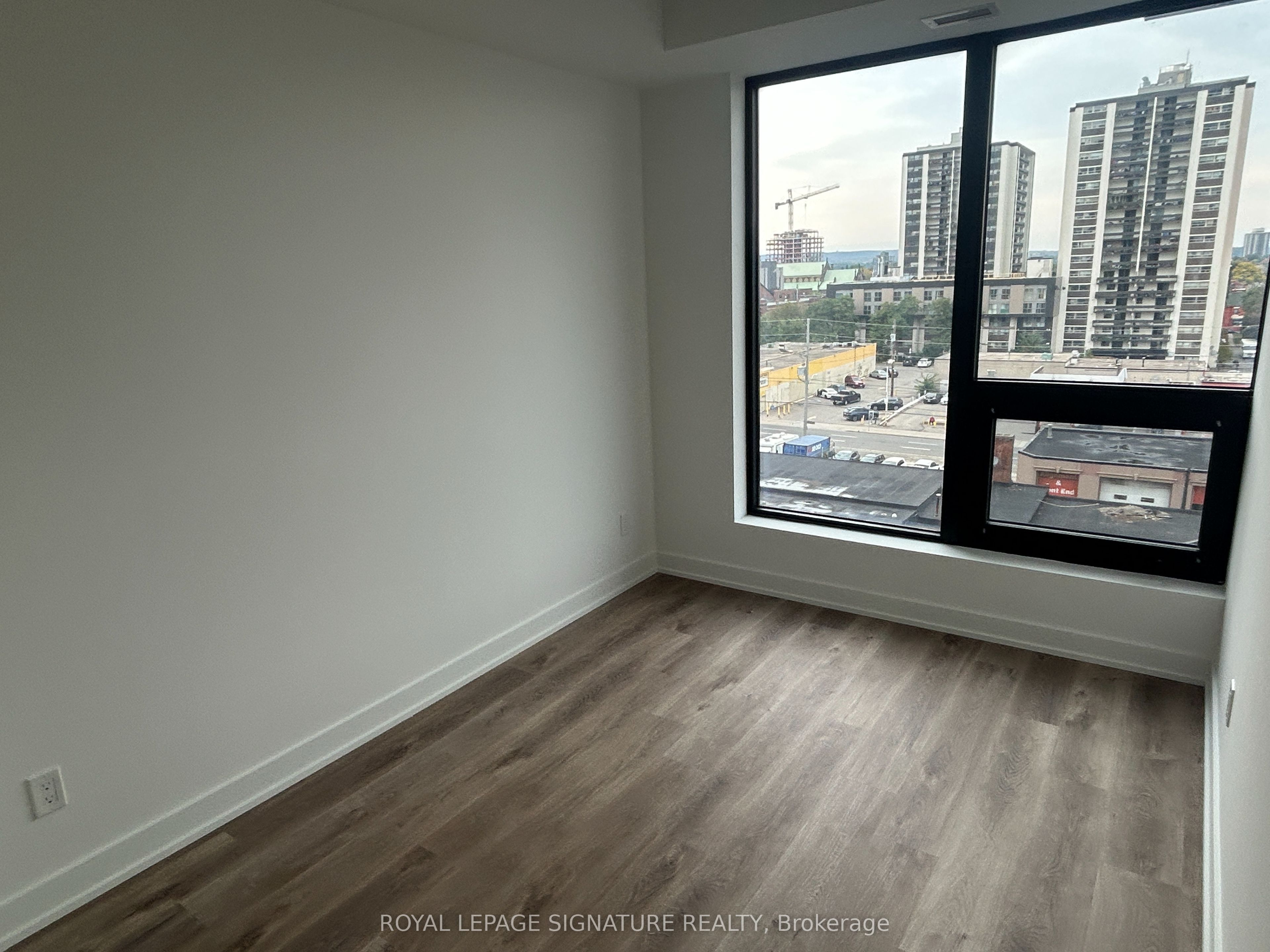 101 John Street N 616 Property Photo 9