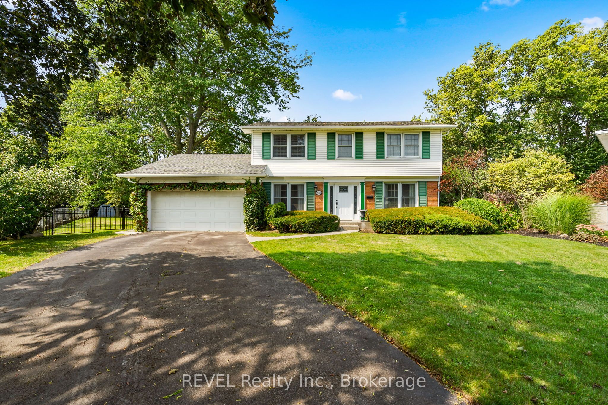 3839 Potter Heights Property Photo 2