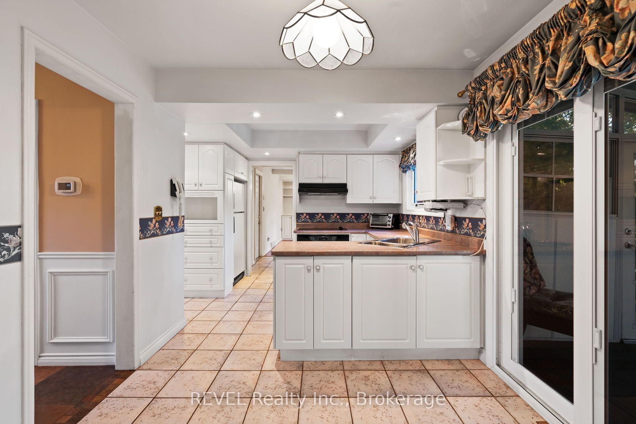 3839 Potter Heights Property Photo 12