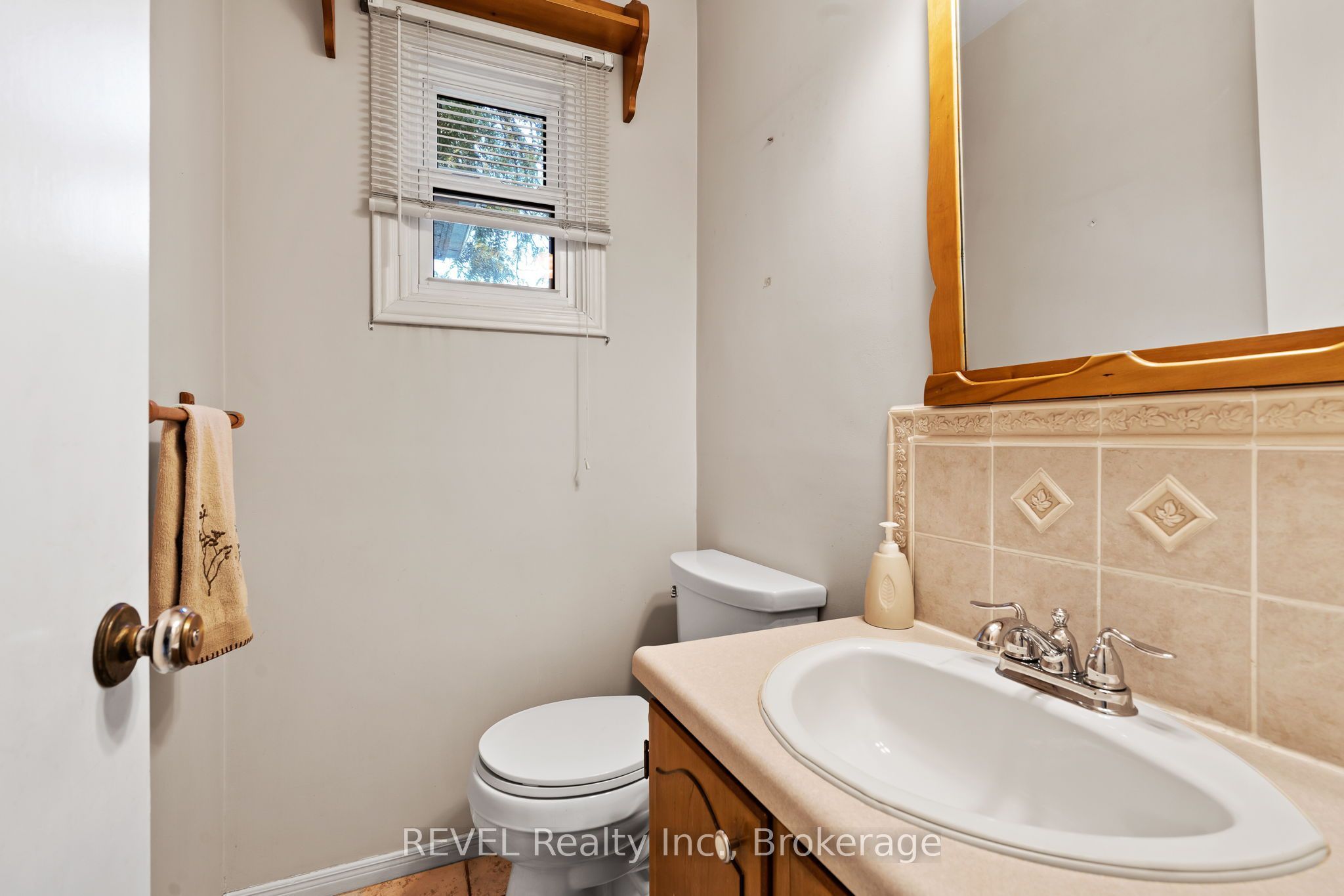 3839 Potter Heights Property Photo 18