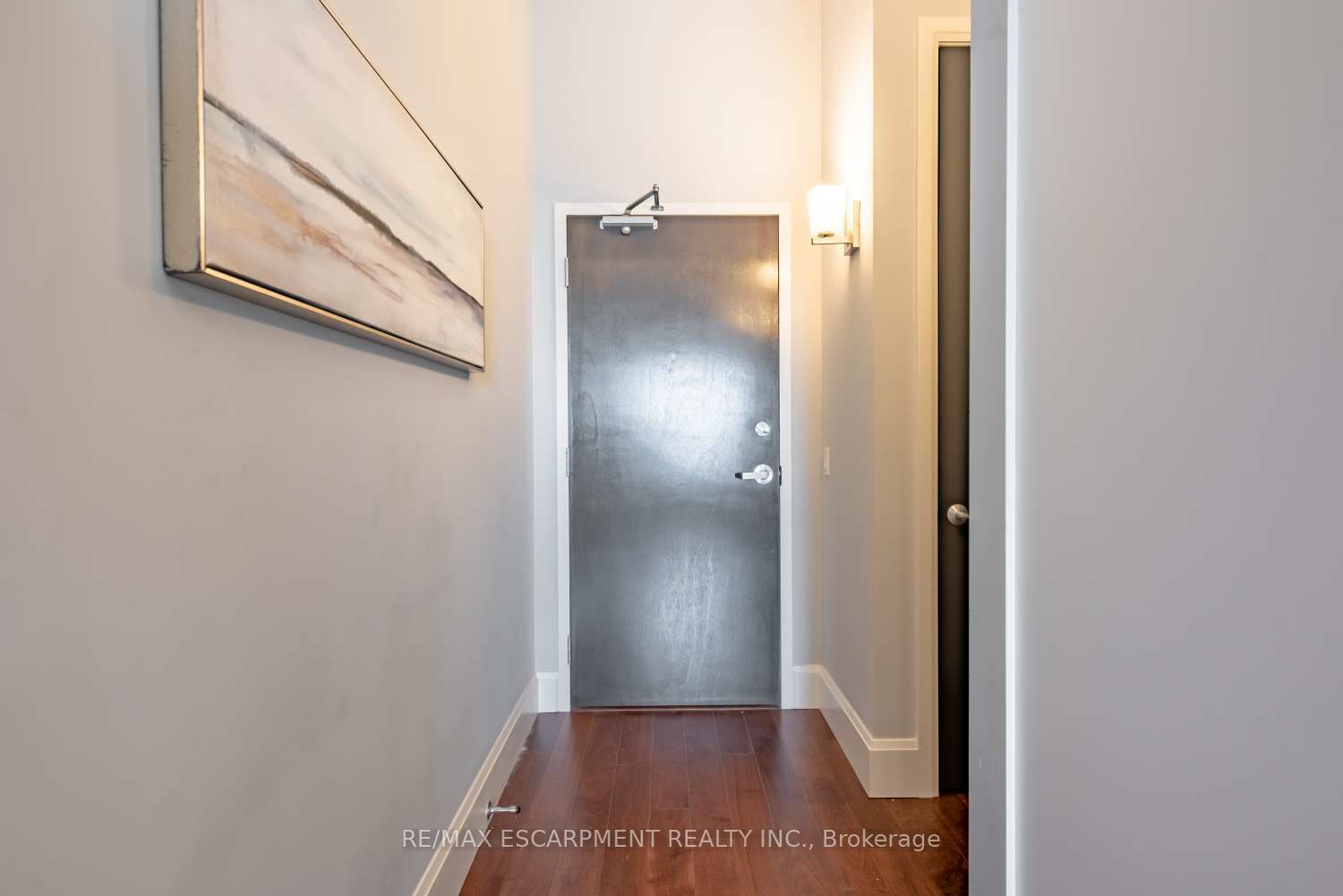 112 King Street E Lph01 Property Photo 6
