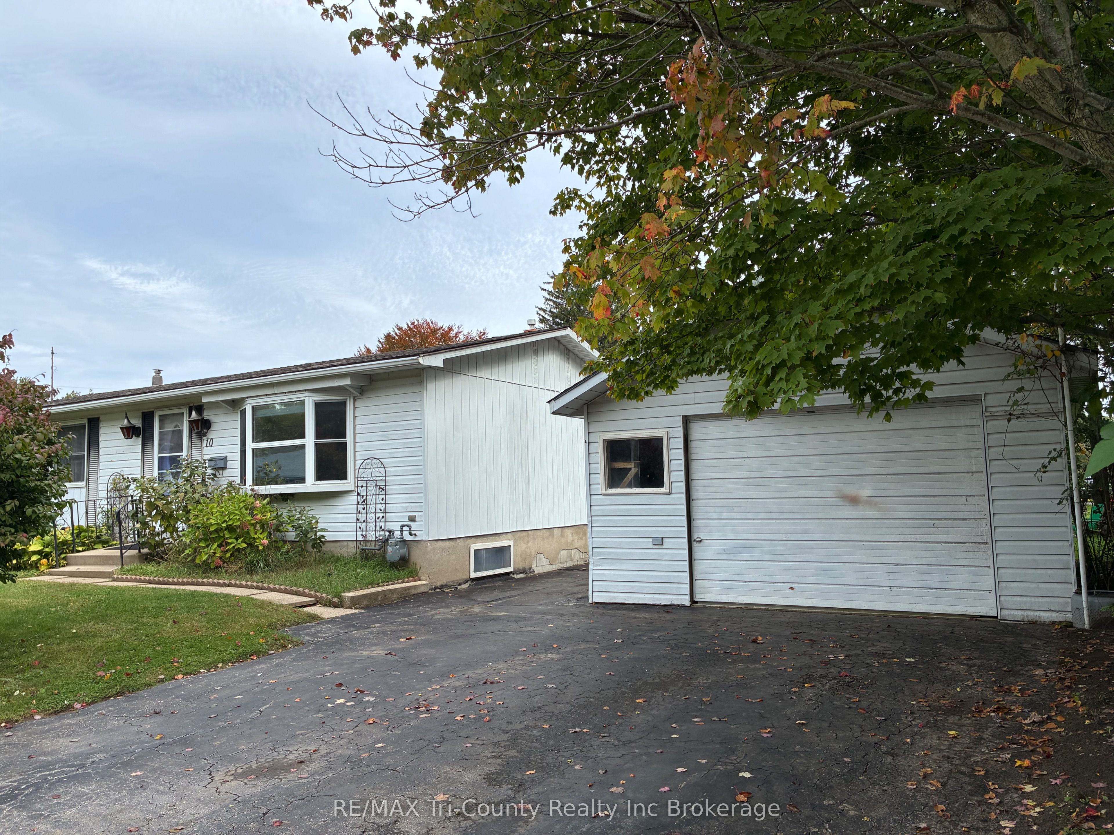 10 Elizabeth Street Property Photo 4