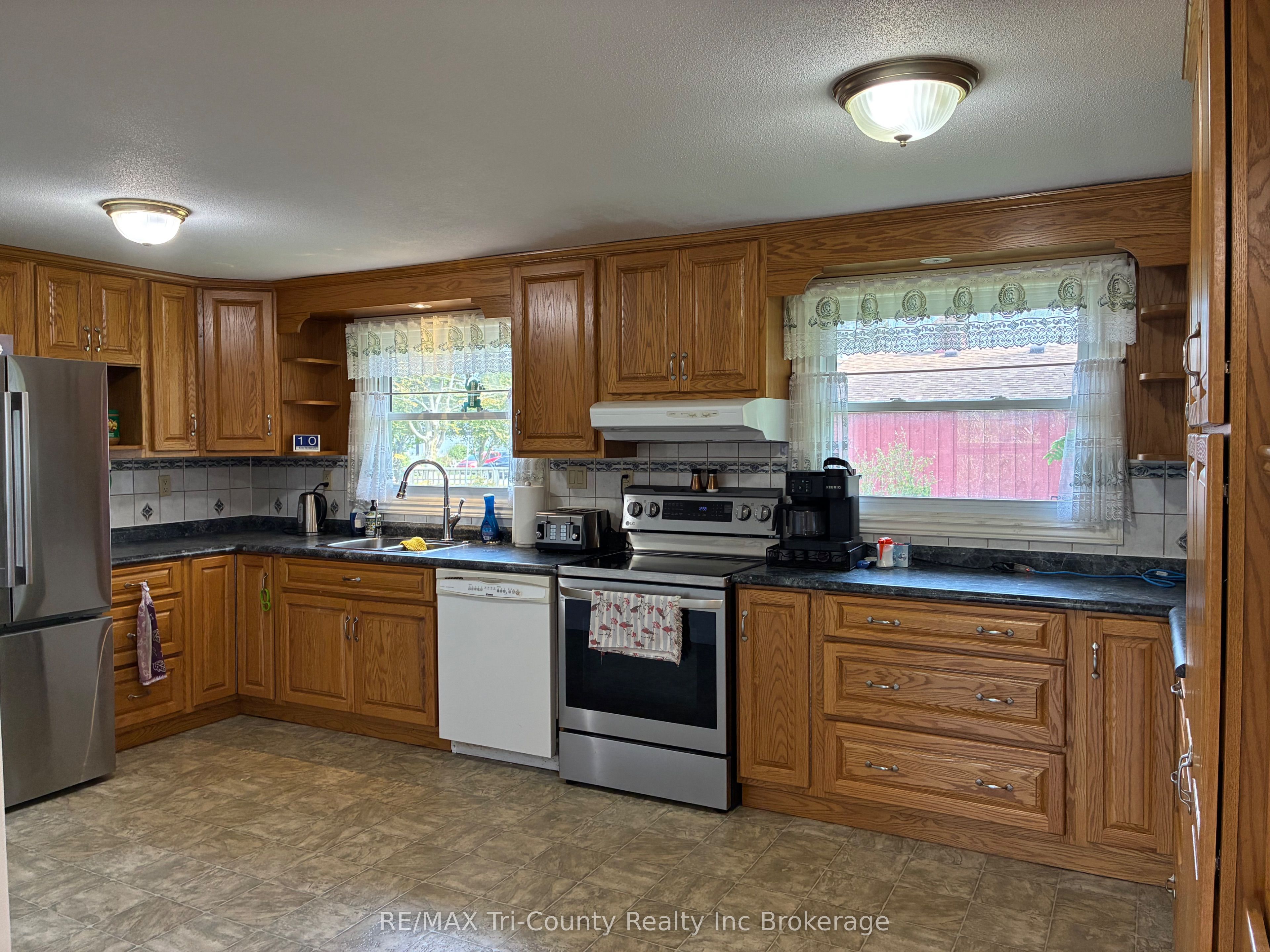 10 Elizabeth Street Property Photo 10
