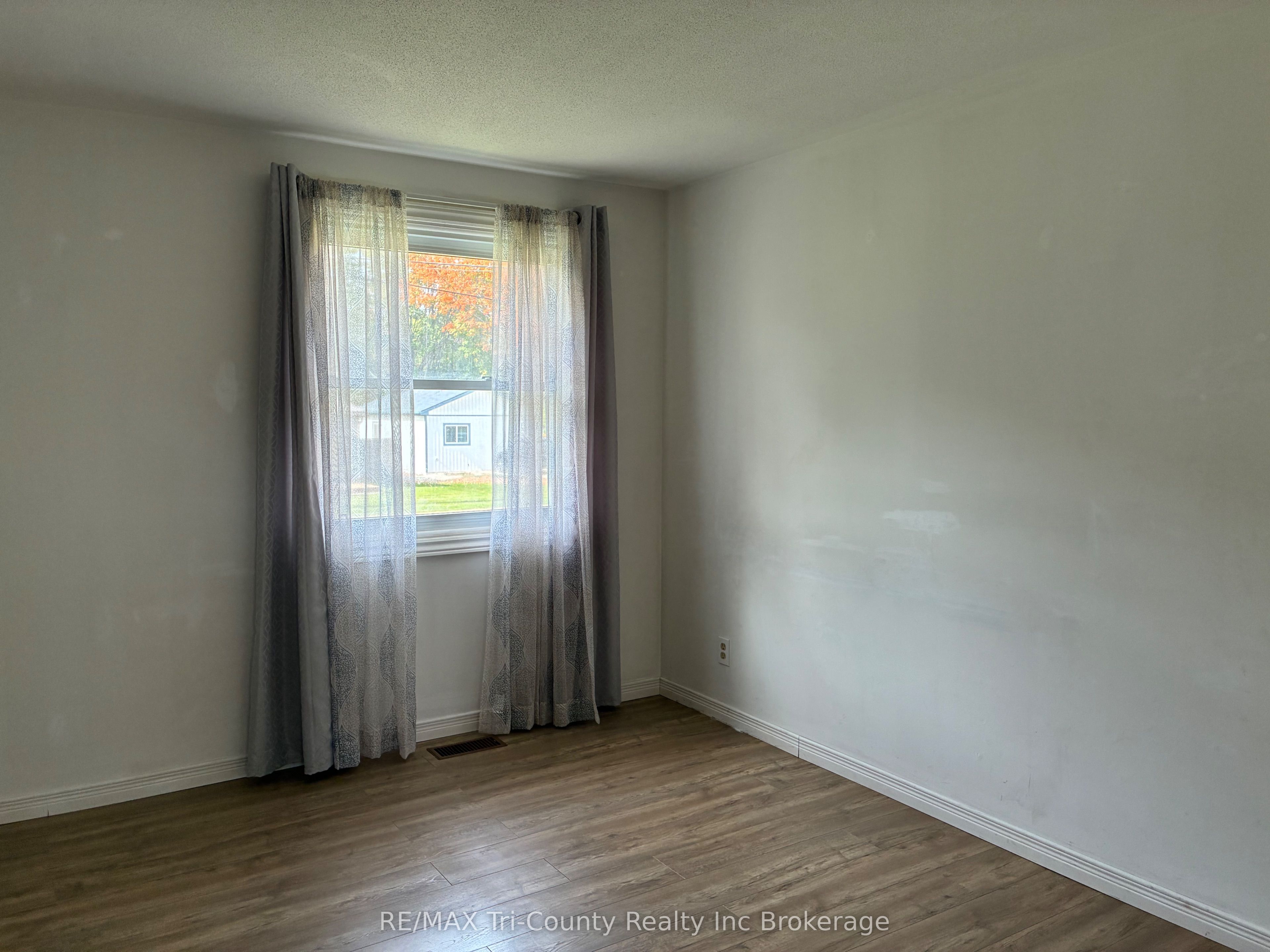 10 Elizabeth Street Property Photo 17