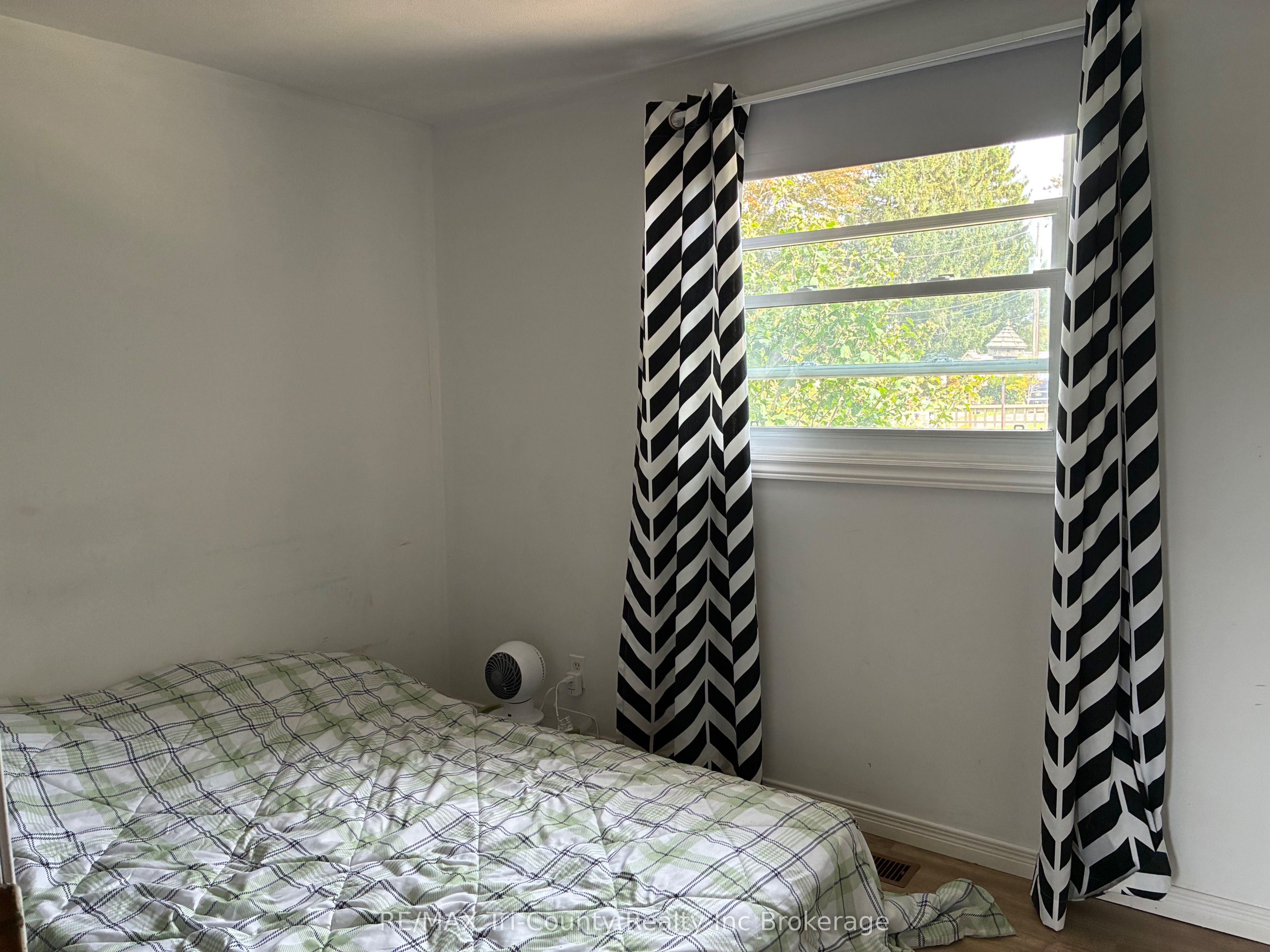 10 Elizabeth Street Property Photo 22