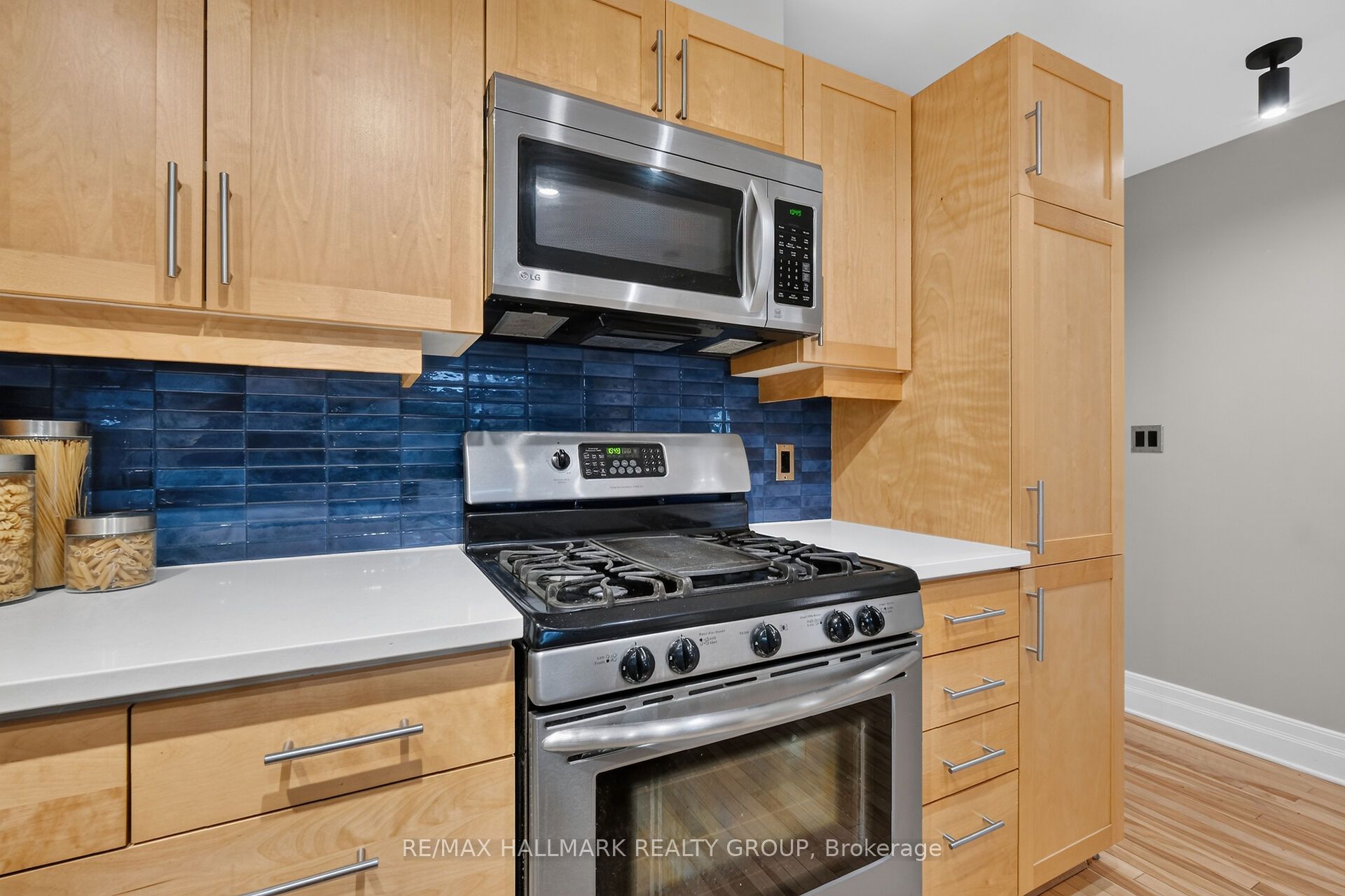 457 Mcleod Street 210 Property Photo 17