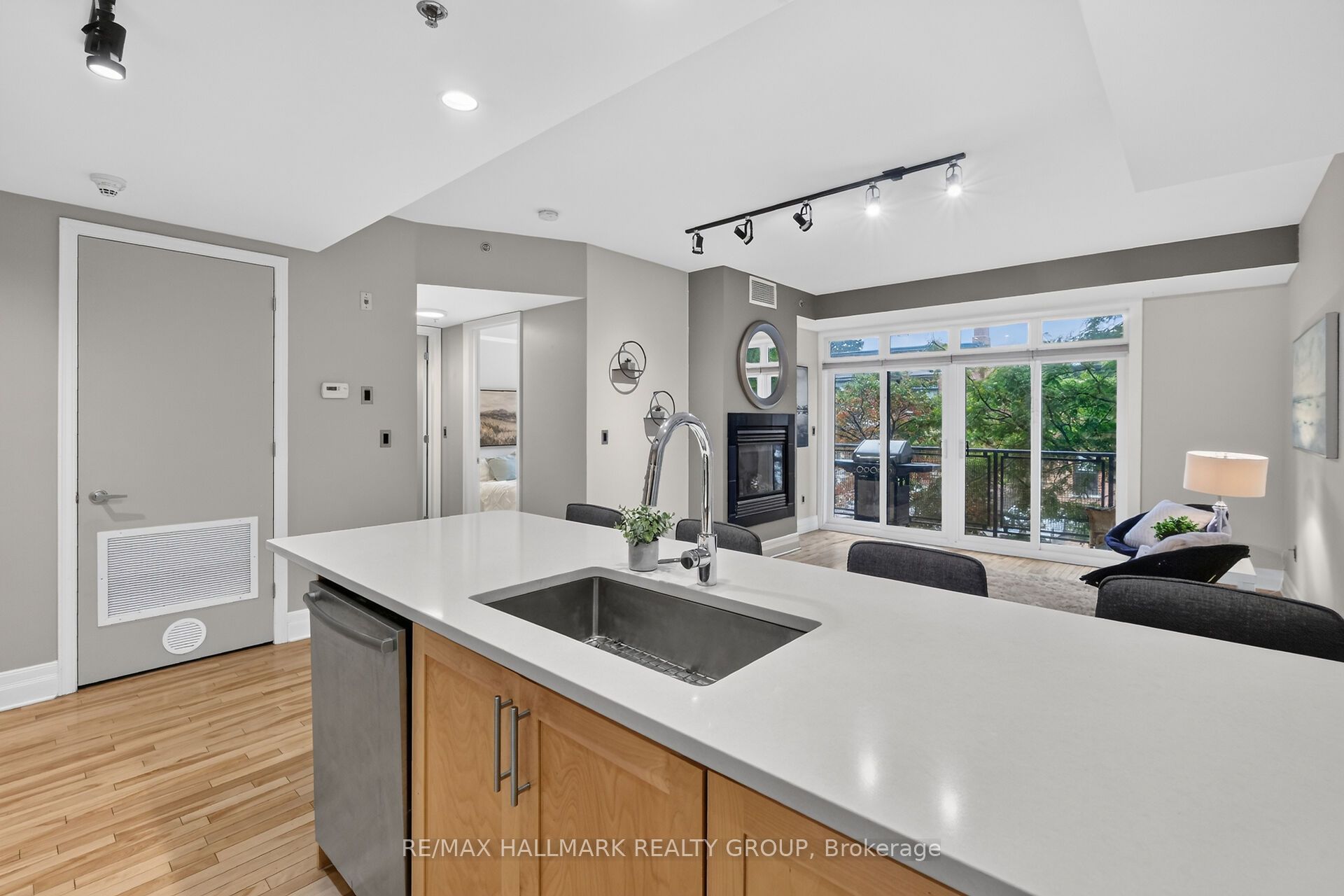 457 Mcleod Street 210 Property Photo 18