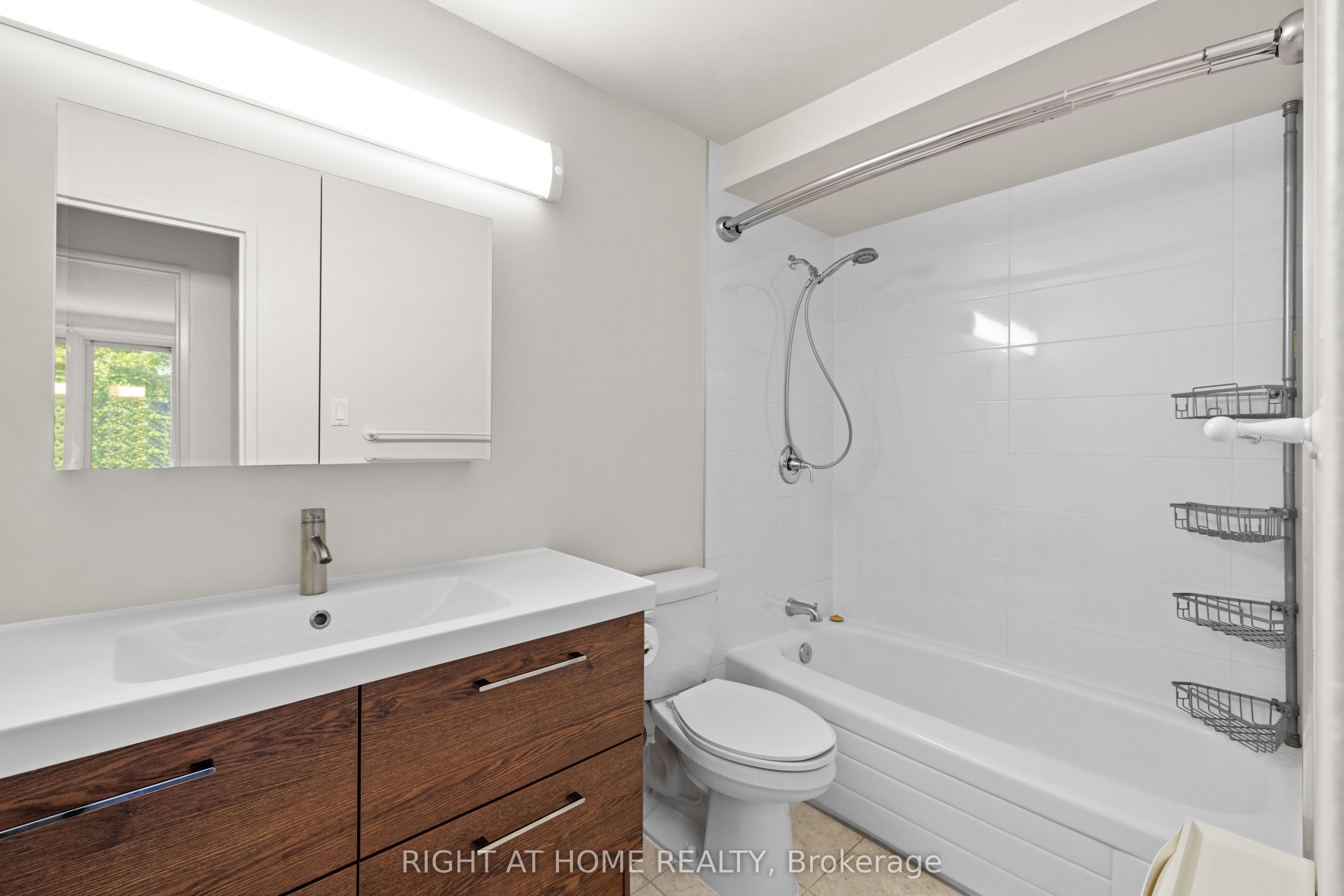 1081 Ambleside Drive 306 Property Photo 9