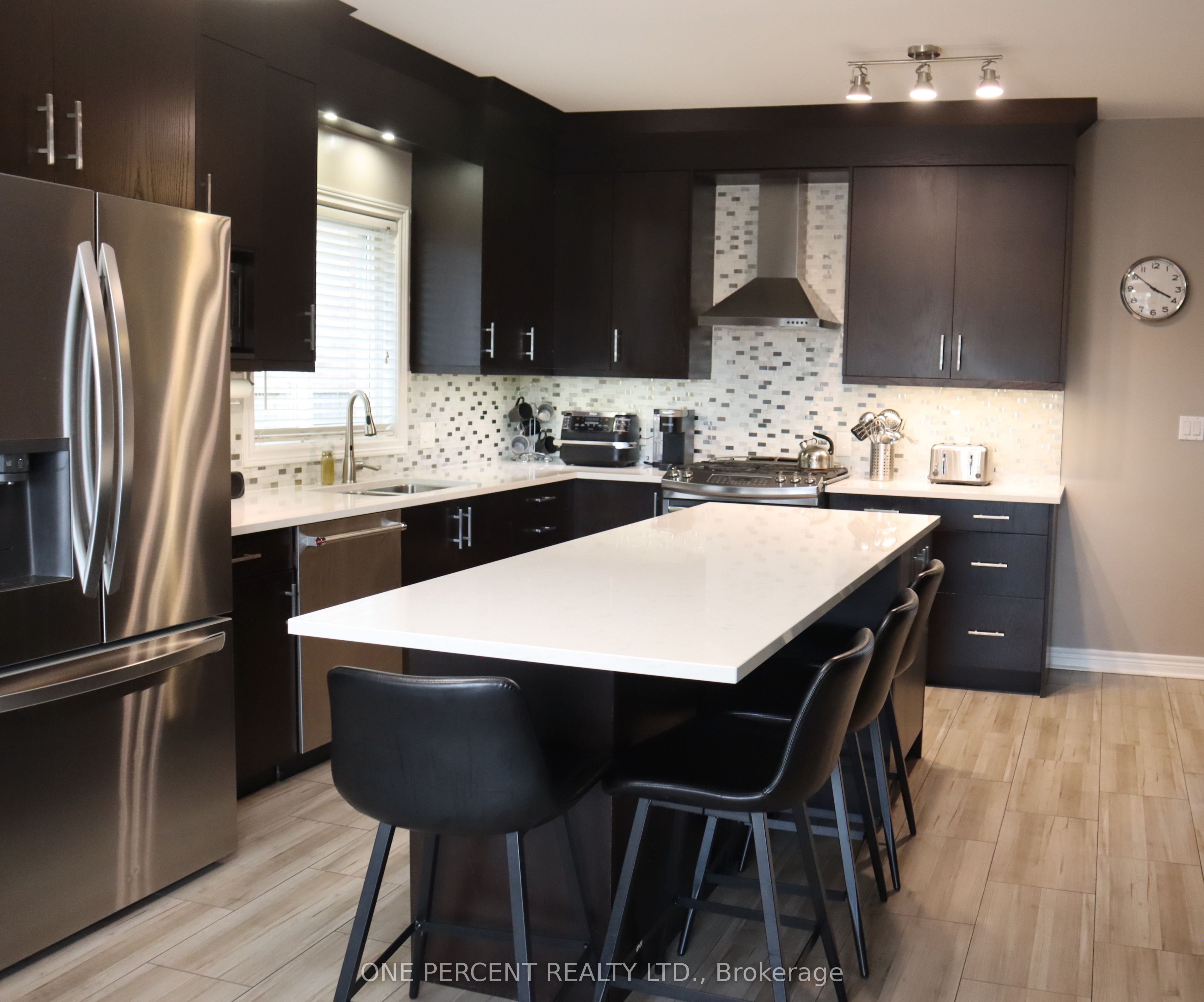 349 Winterberry Boulevard Property Photo 15