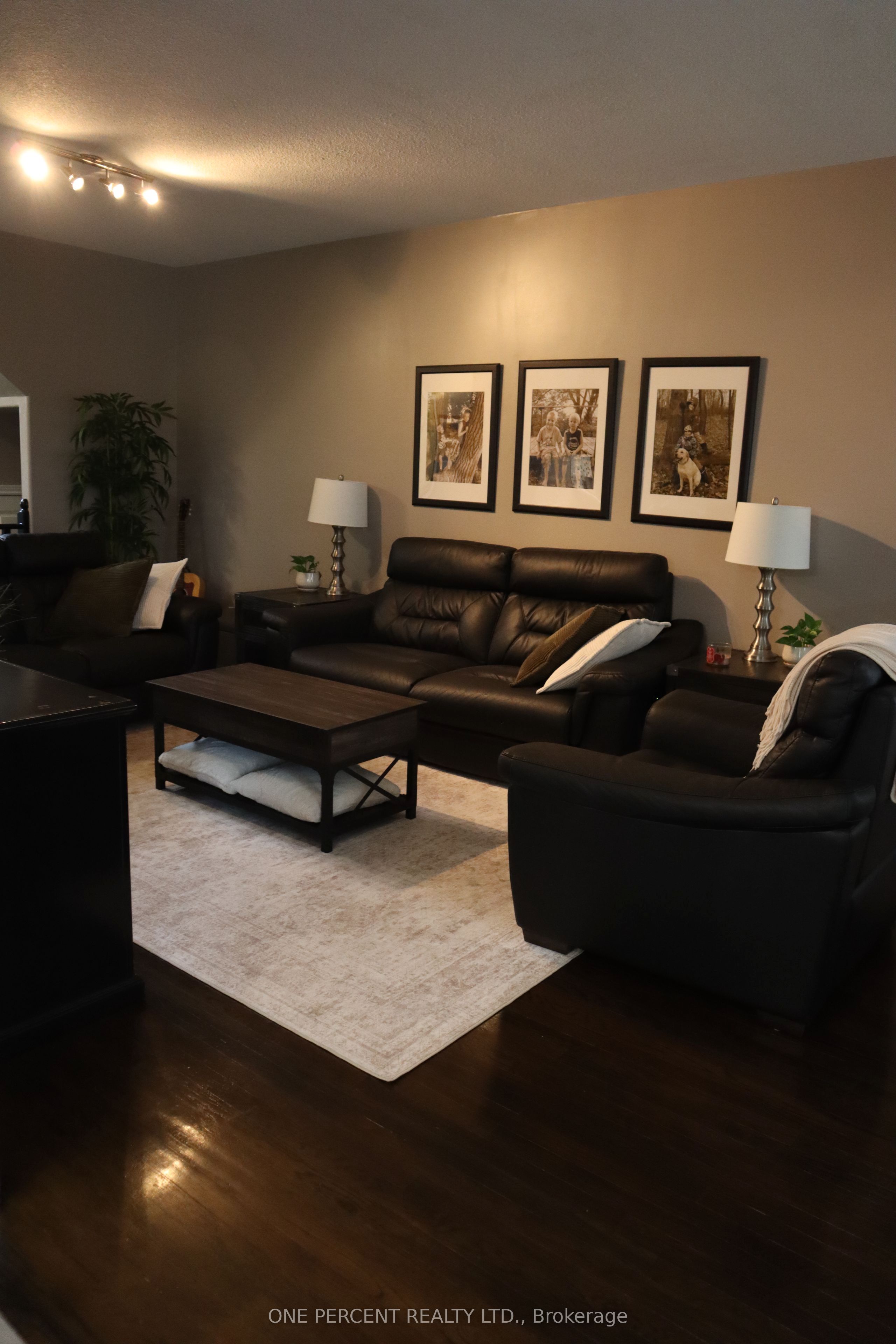 349 Winterberry Boulevard Property Photo 19