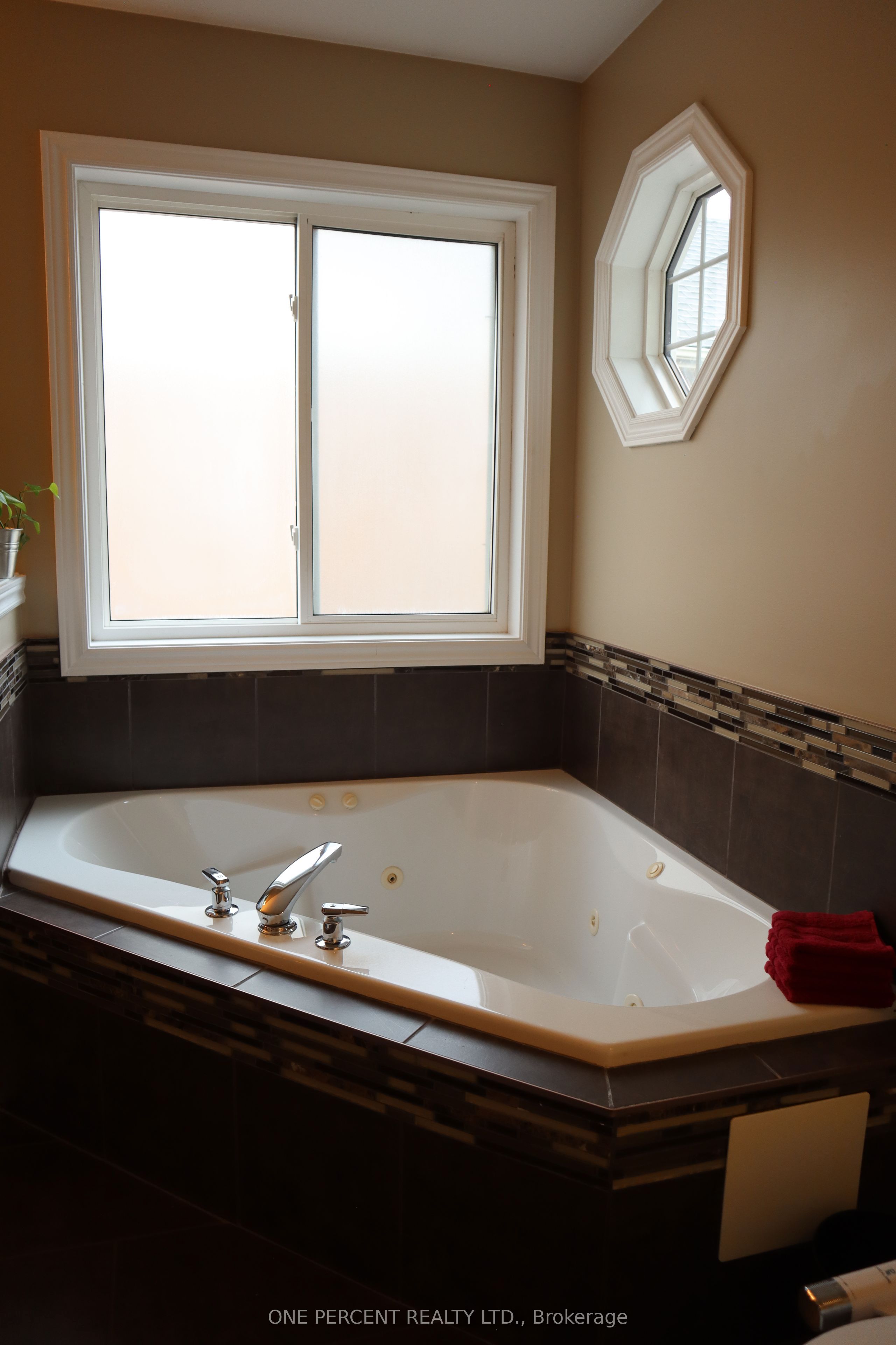 349 Winterberry Boulevard Property Photo 27