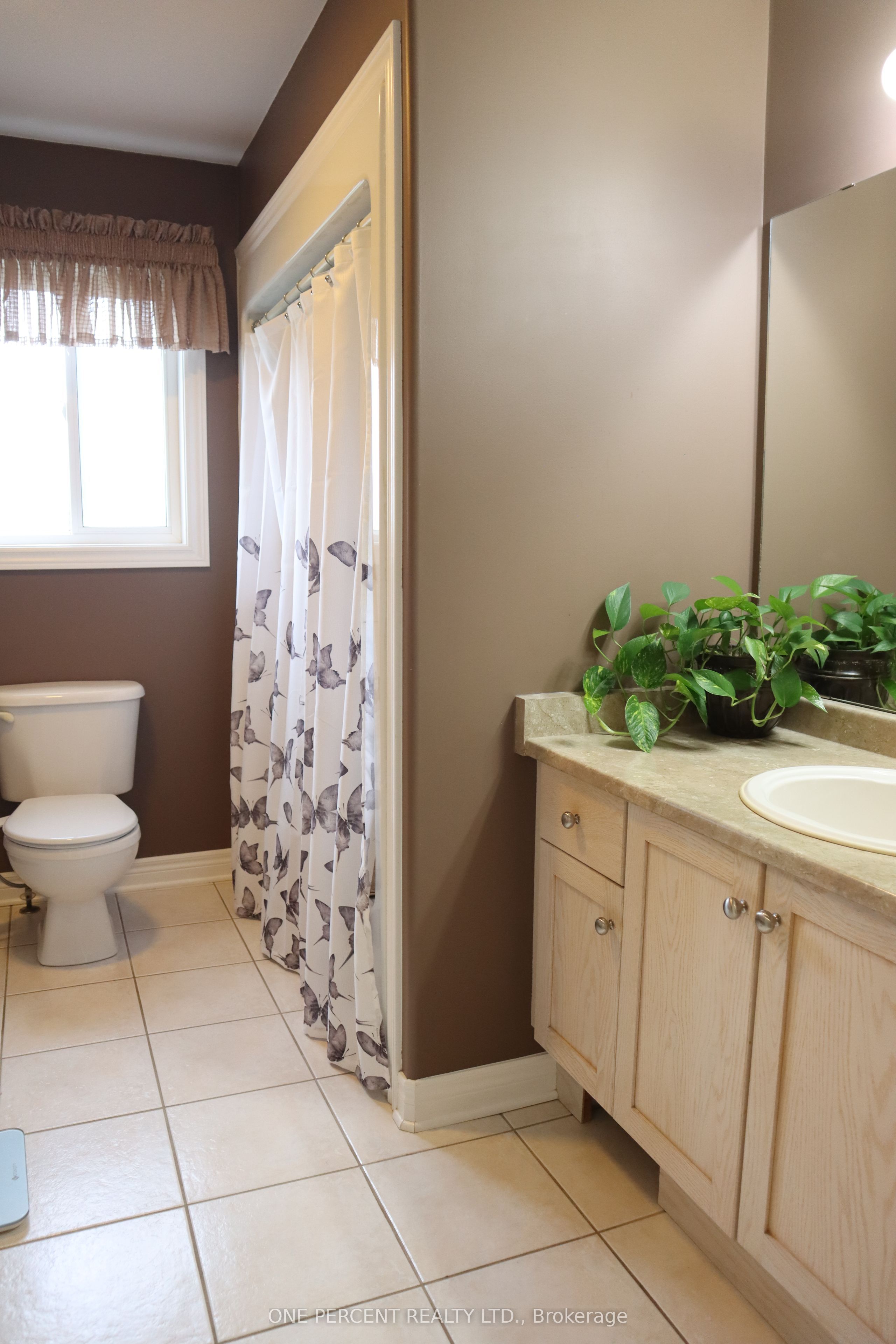 349 Winterberry Boulevard Property Photo 28
