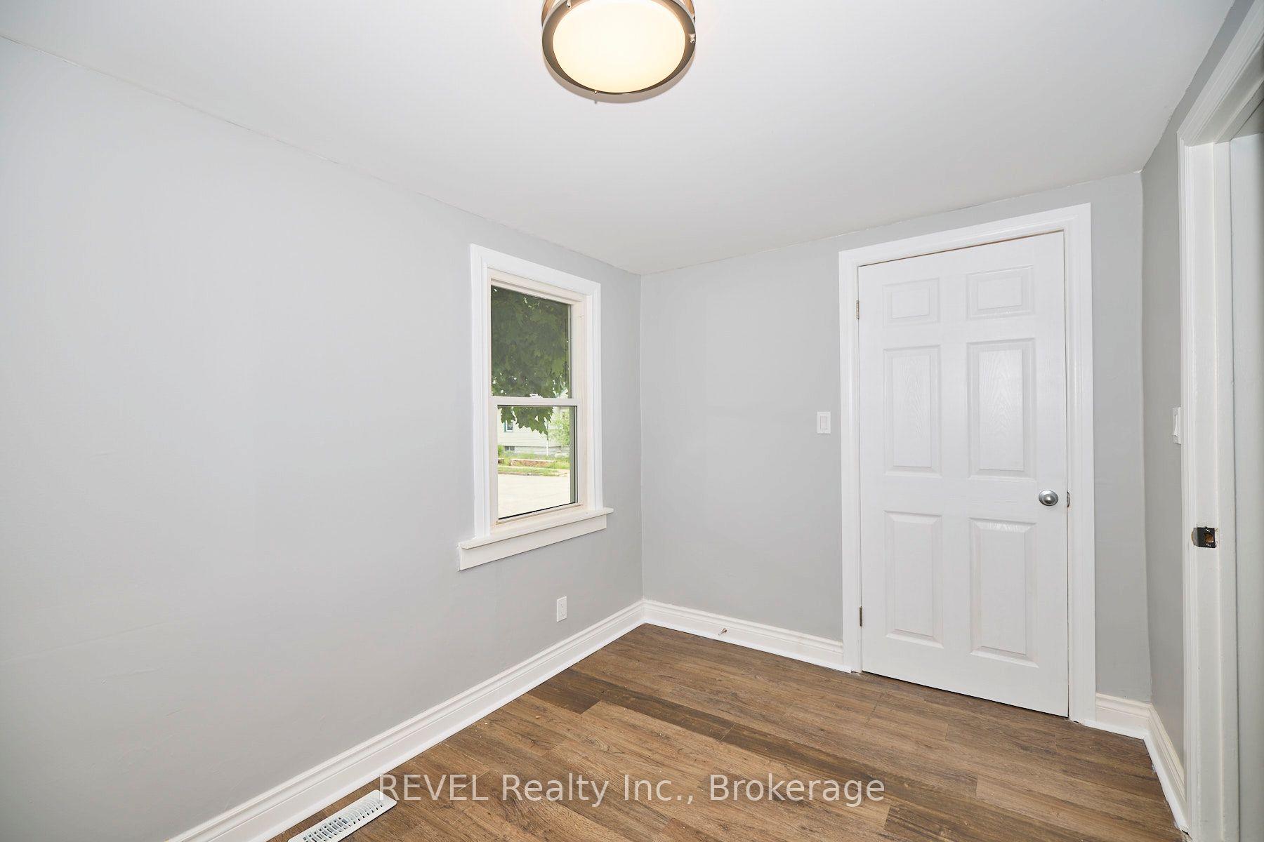 43 Cosby Avenue Property Photo 7