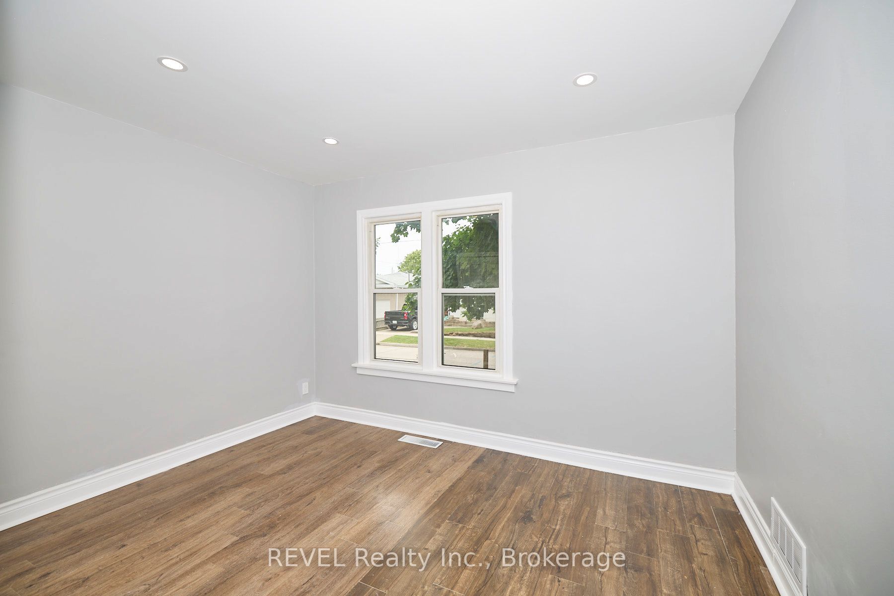 43 Cosby Avenue Property Photo 9