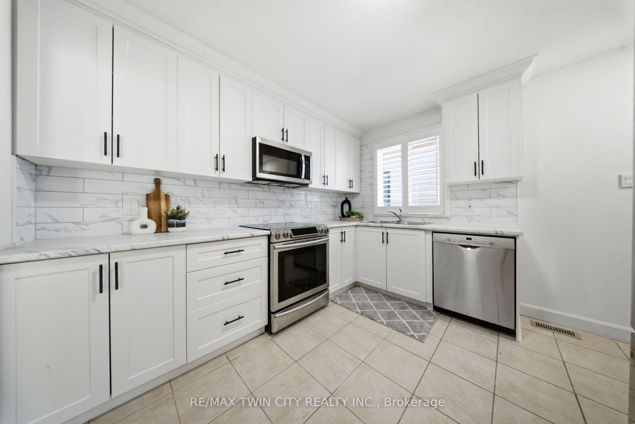 16 Burwell Street Property Photo 13