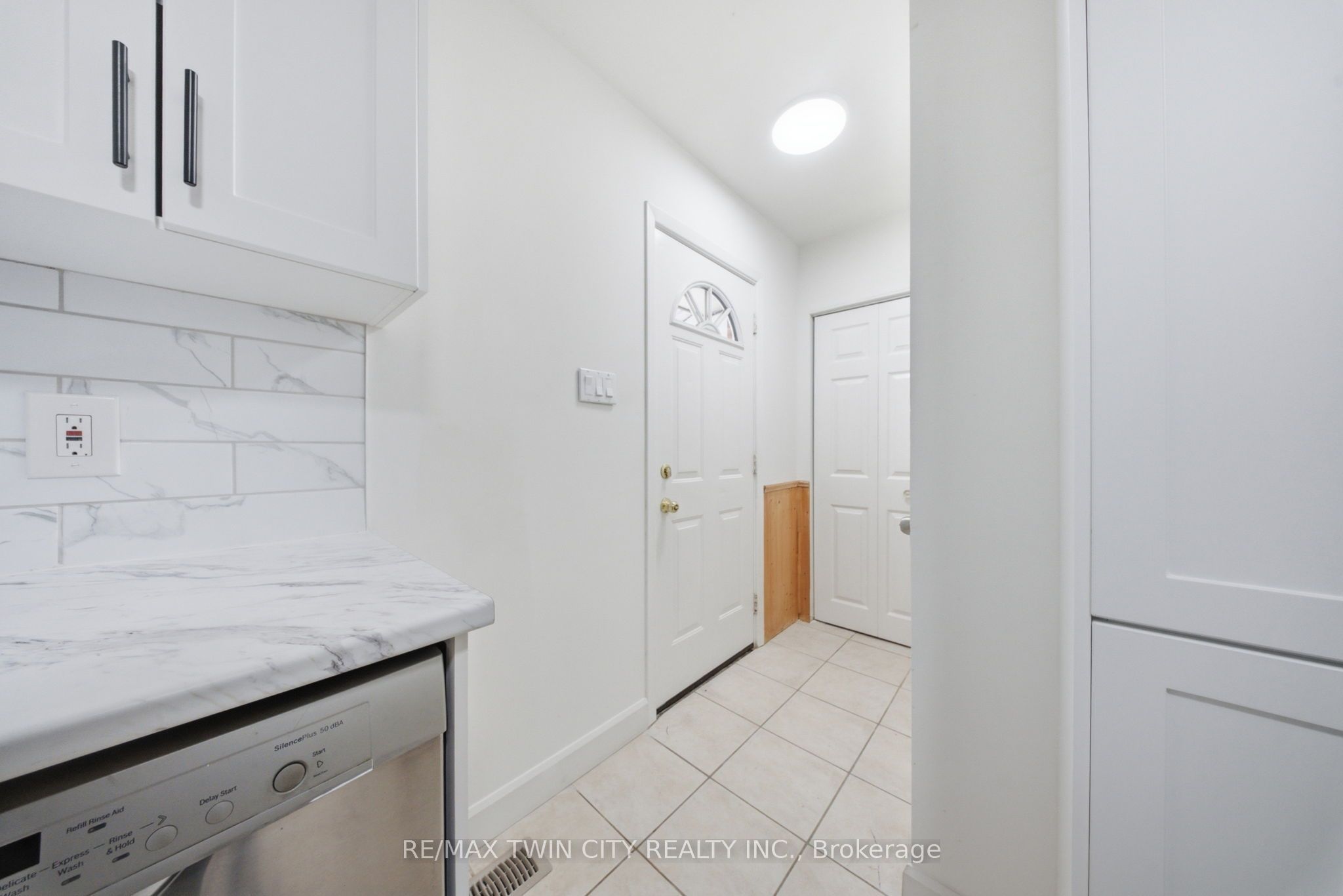 16 Burwell Street Property Photo 20