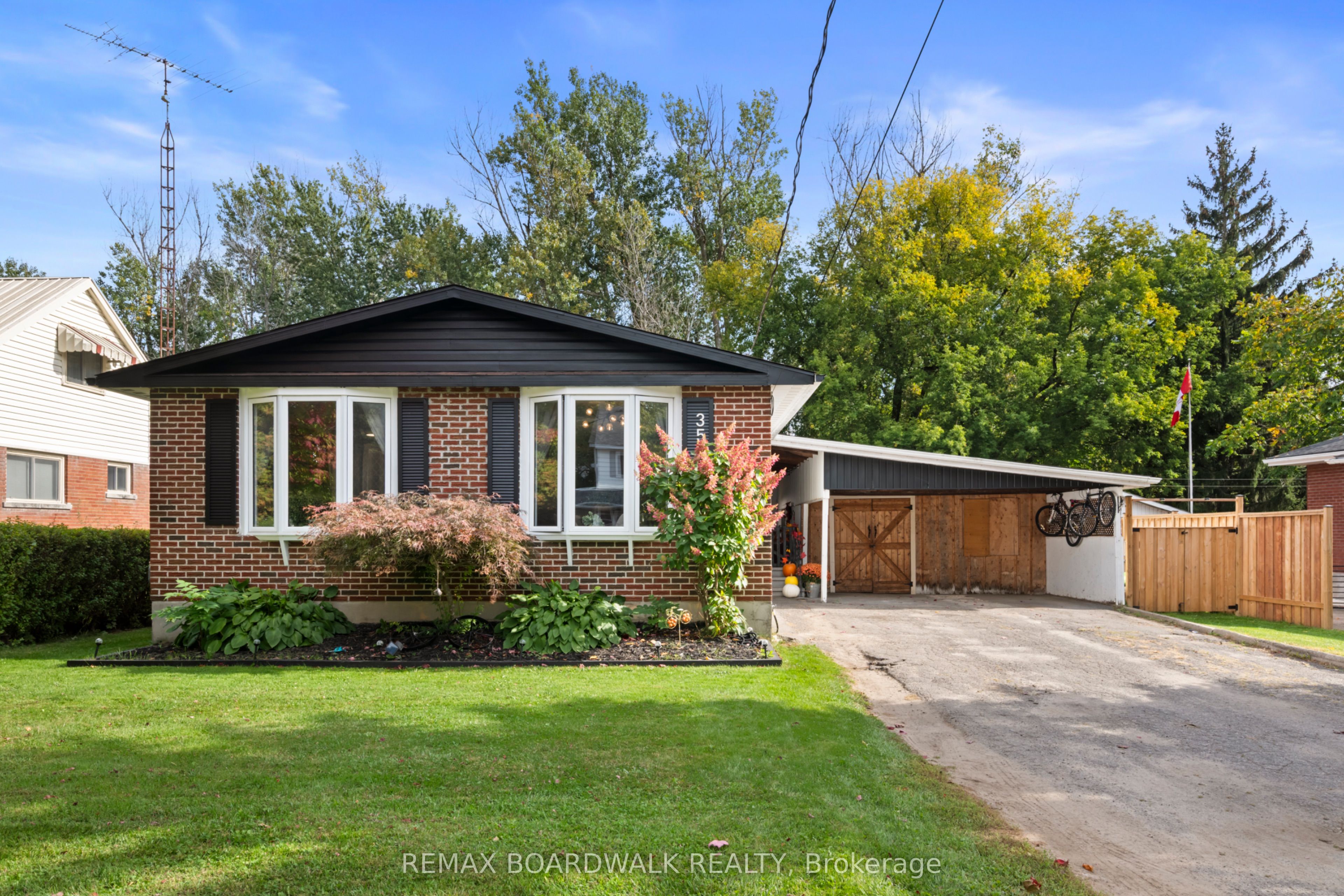 353 Churchill Road E Property Photo 1
