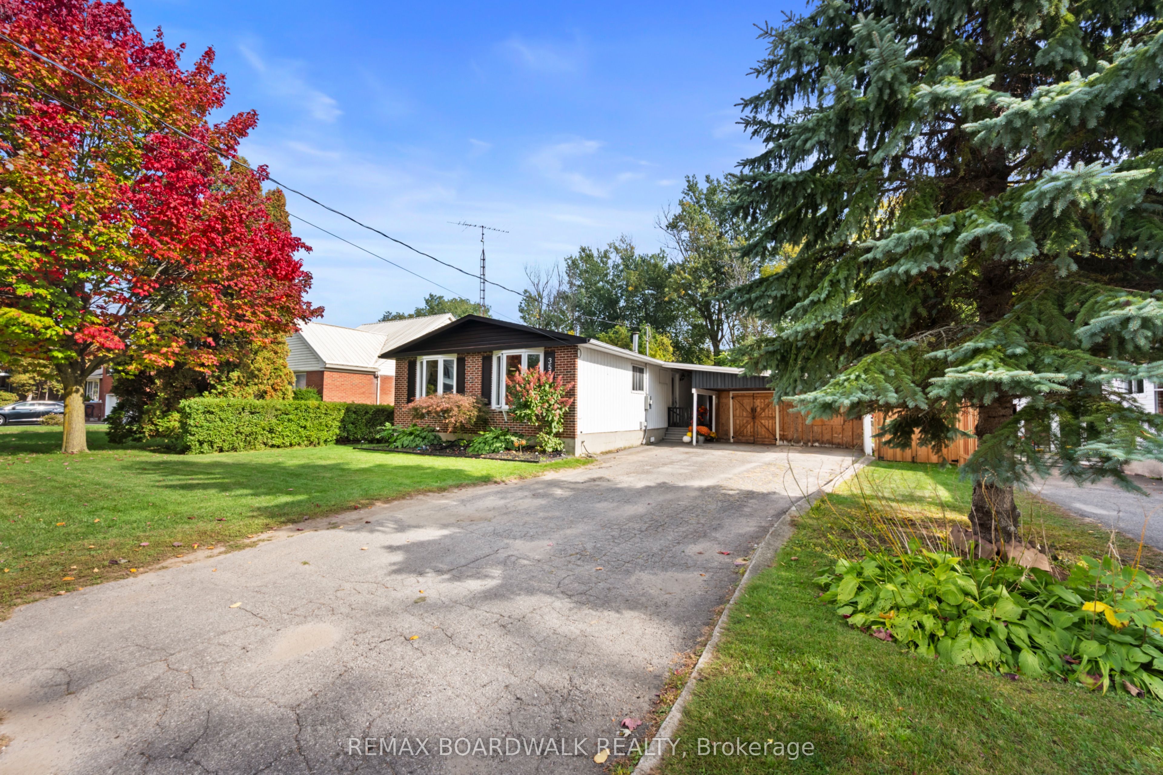 353 Churchill Road E Property Photo 4