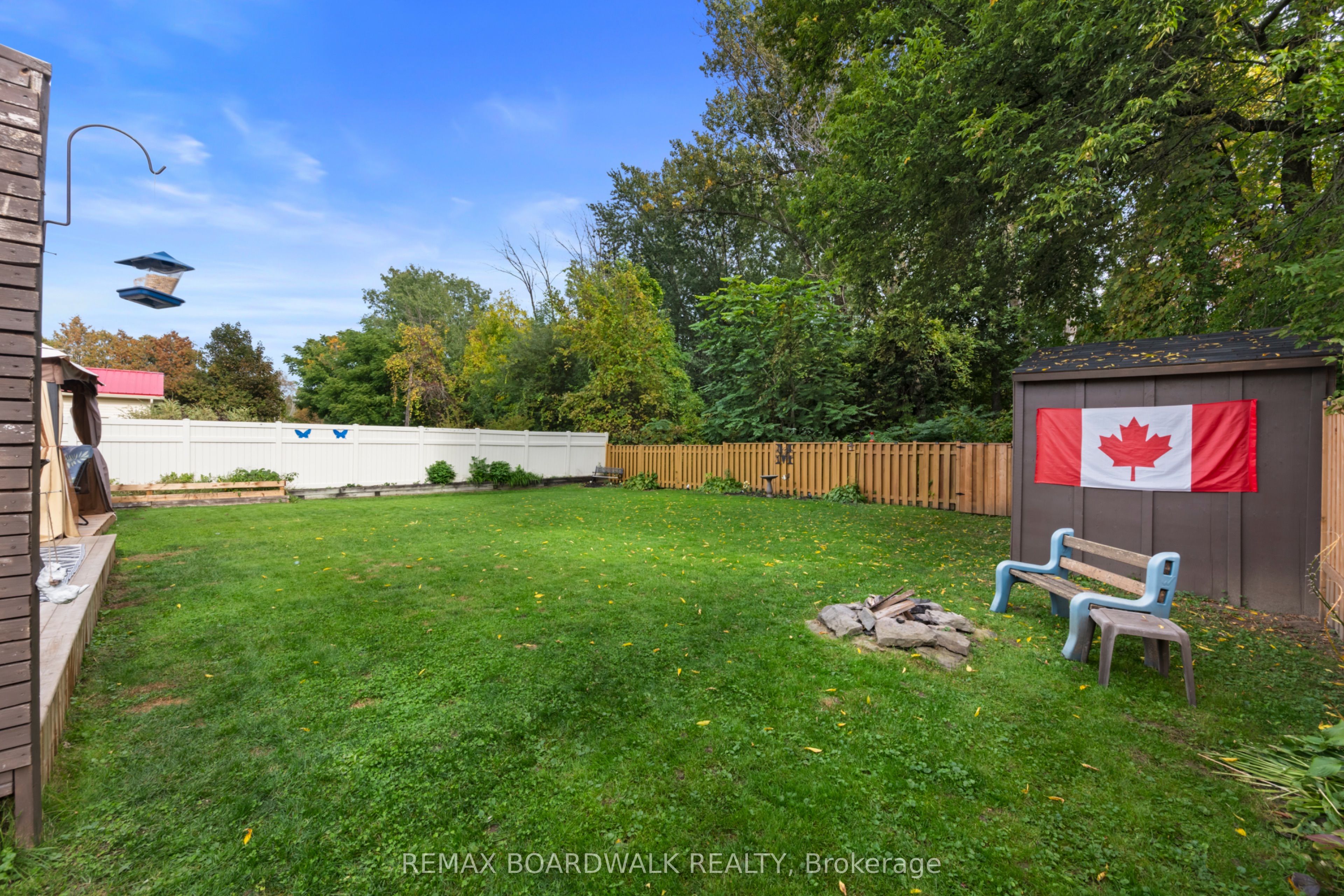 353 Churchill Road E Property Photo 6