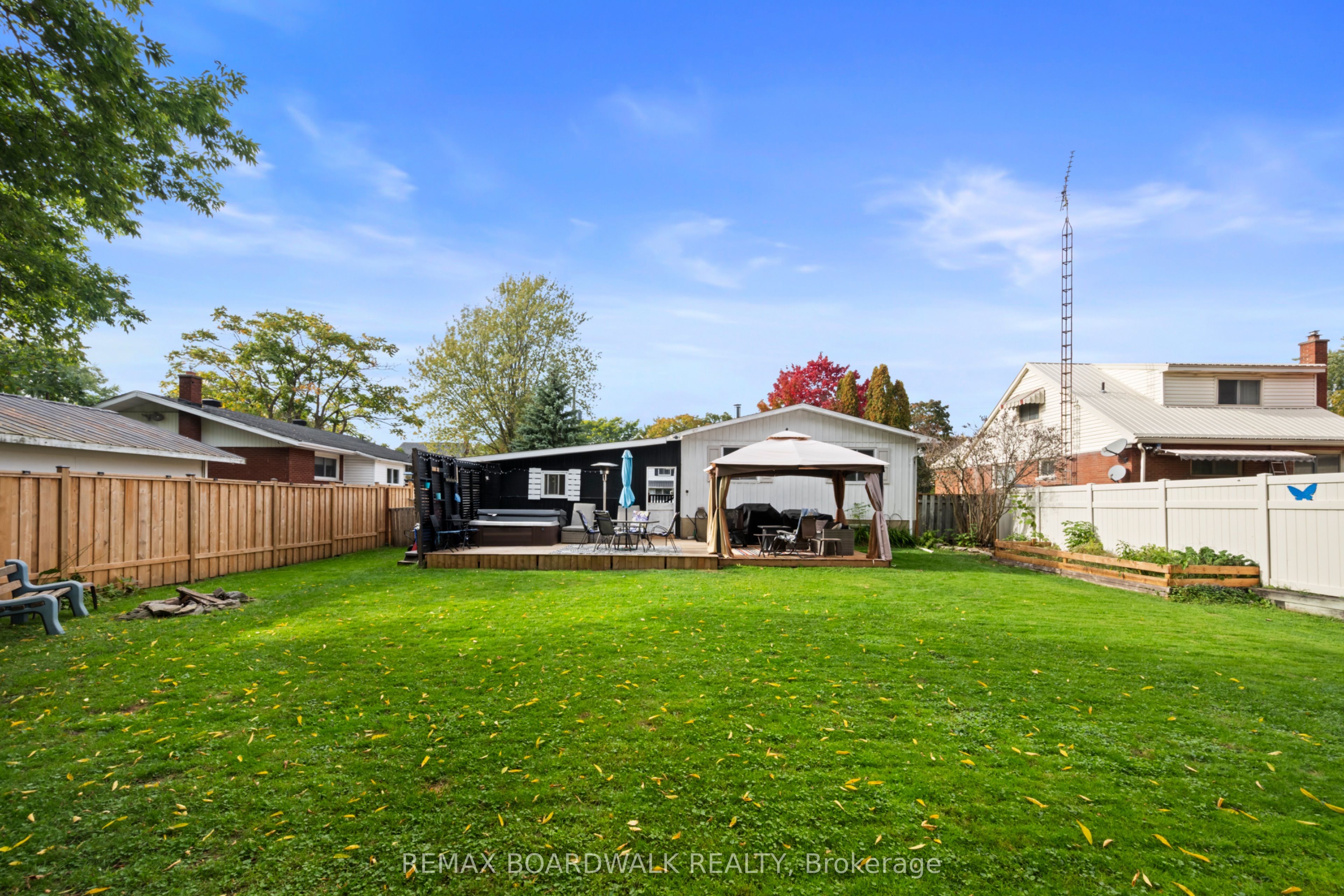 353 Churchill Road E Property Photo 8