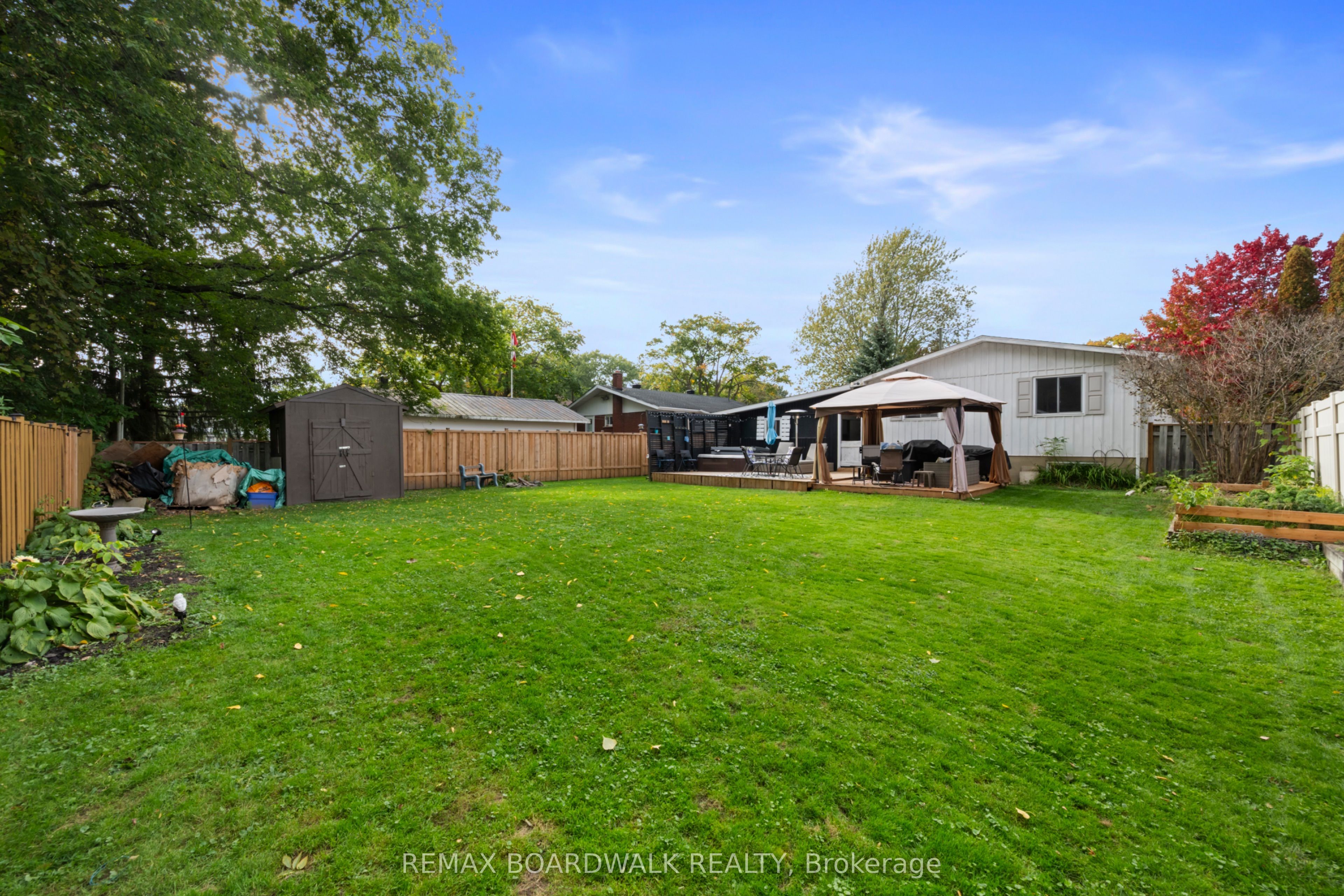 353 Churchill Road E Property Photo 9