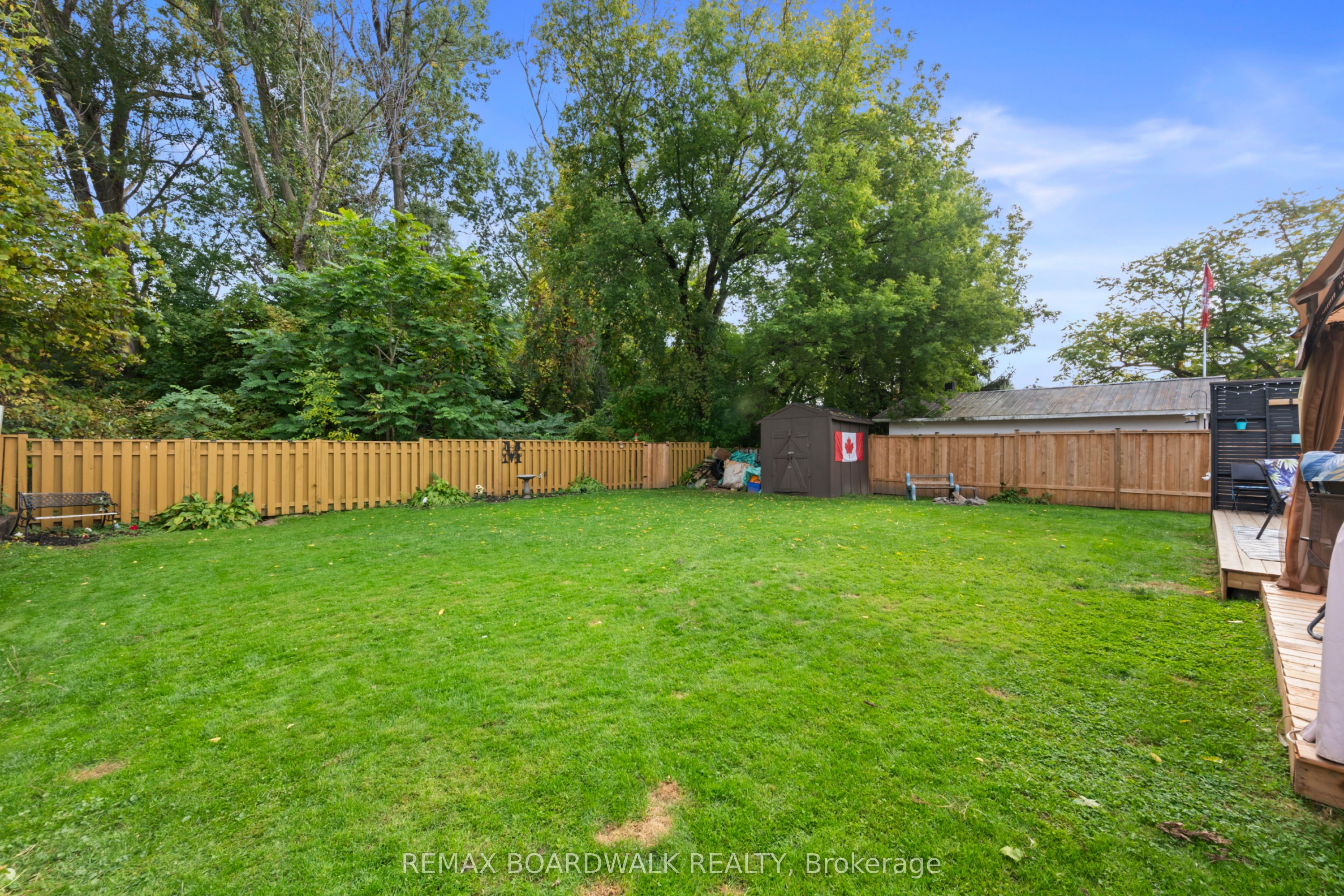 353 Churchill Road E Property Photo 10