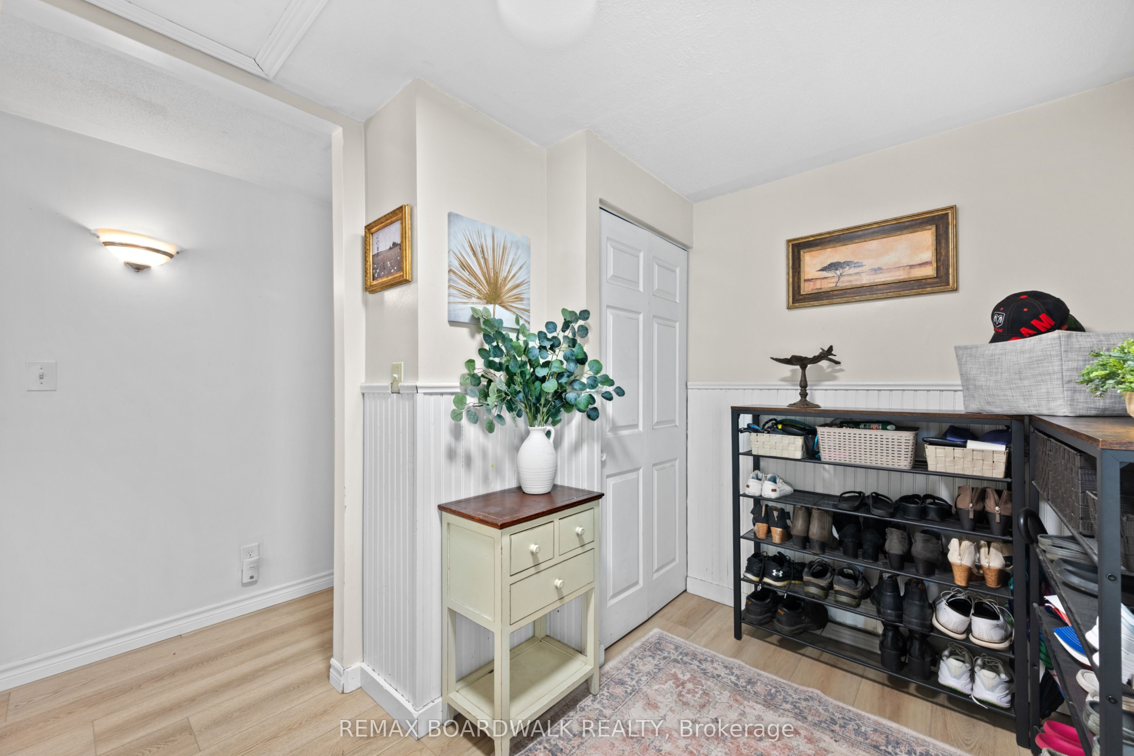 353 Churchill Road E Property Photo 17