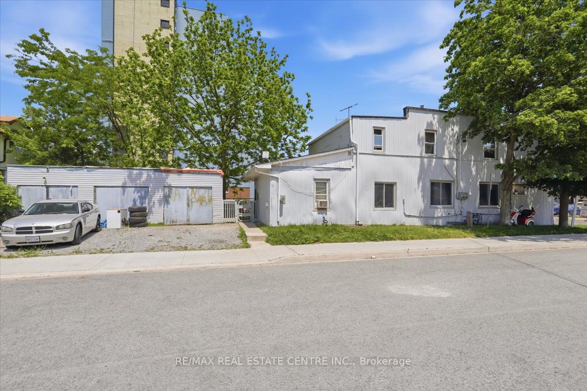 233 King Street Property Photo 3