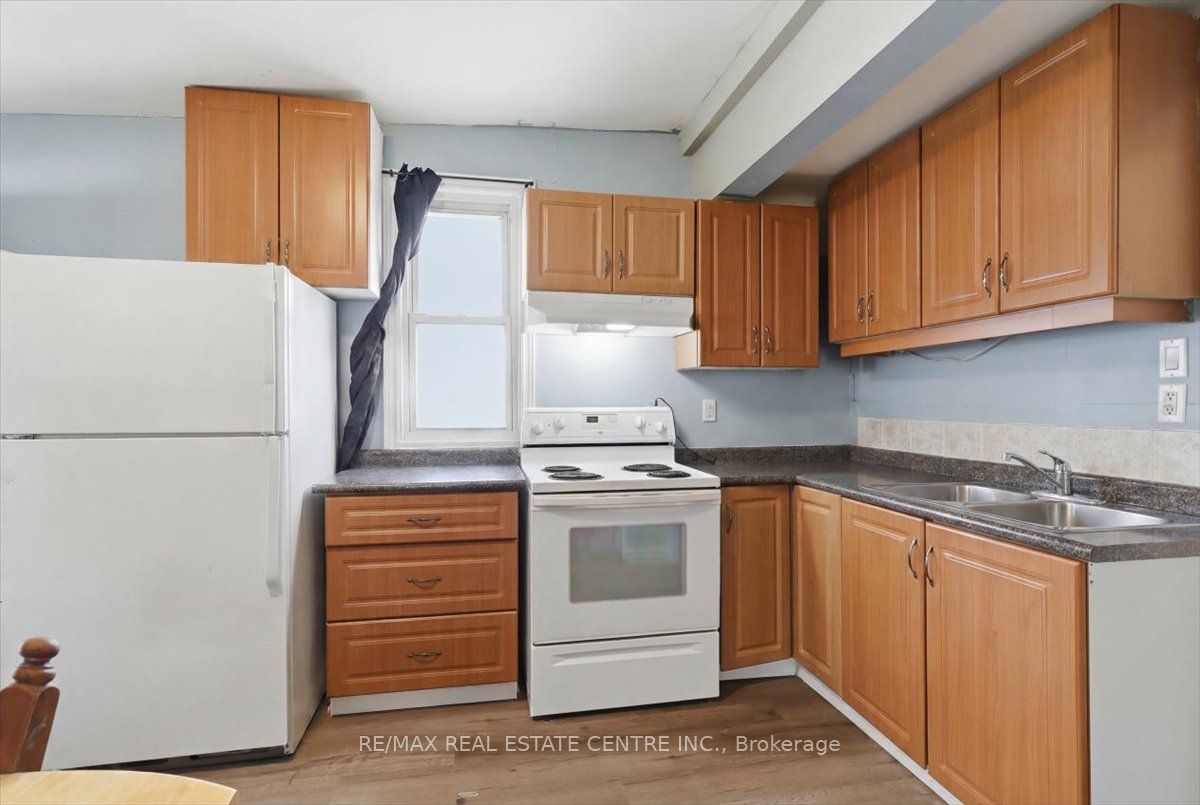 233 King Street Property Photo 7