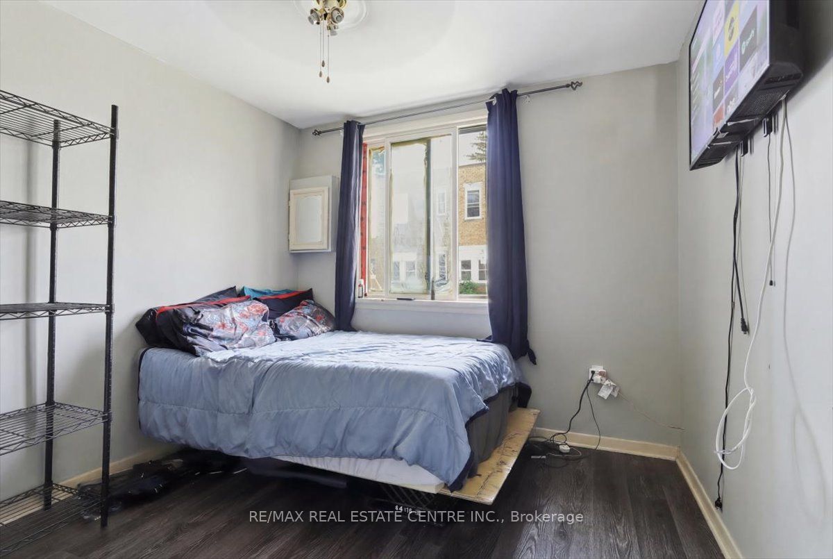 233 King Street Property Photo 8