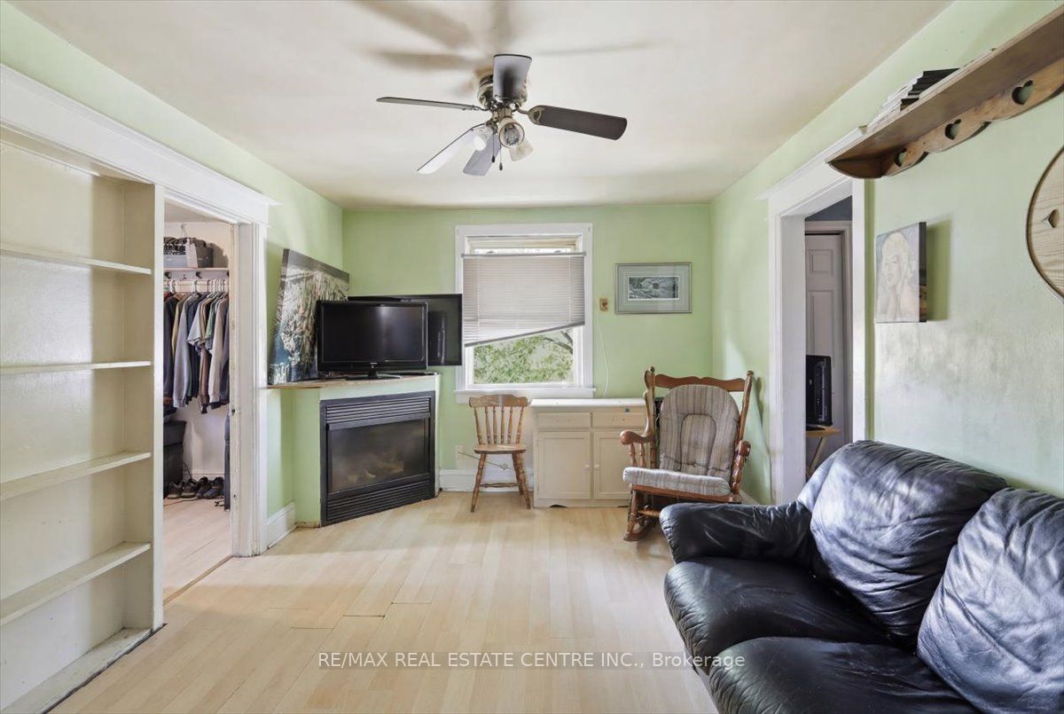 233 King Street Property Photo 16