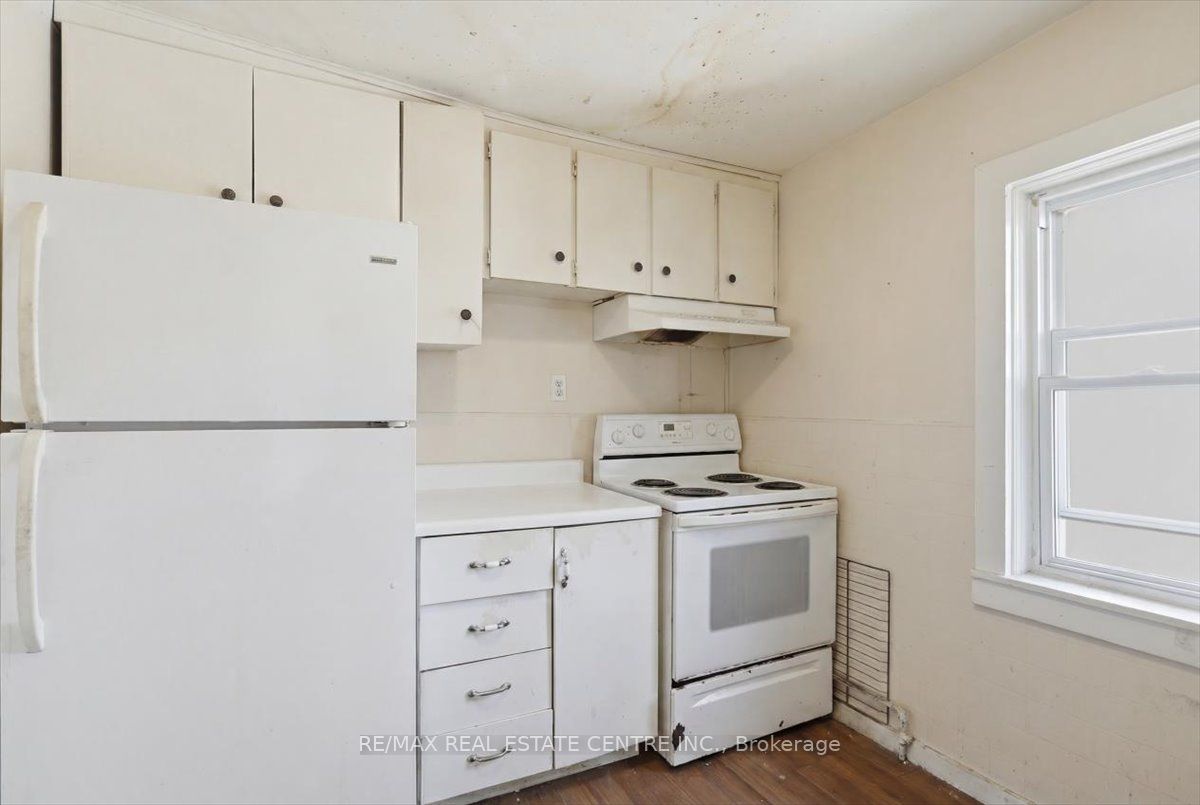 233 King Street Property Photo 18