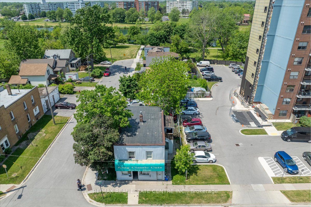 233 King Street Property Photo 26