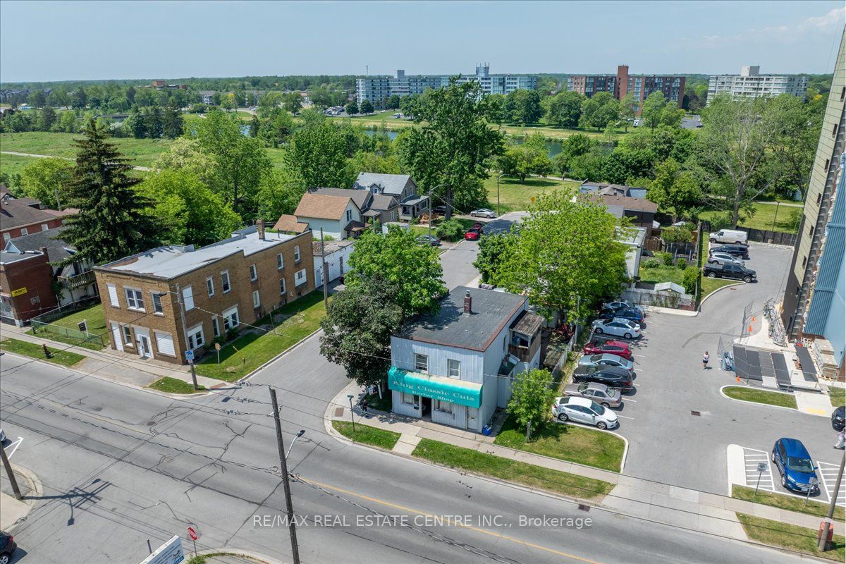 233 King Street Property Photo 28