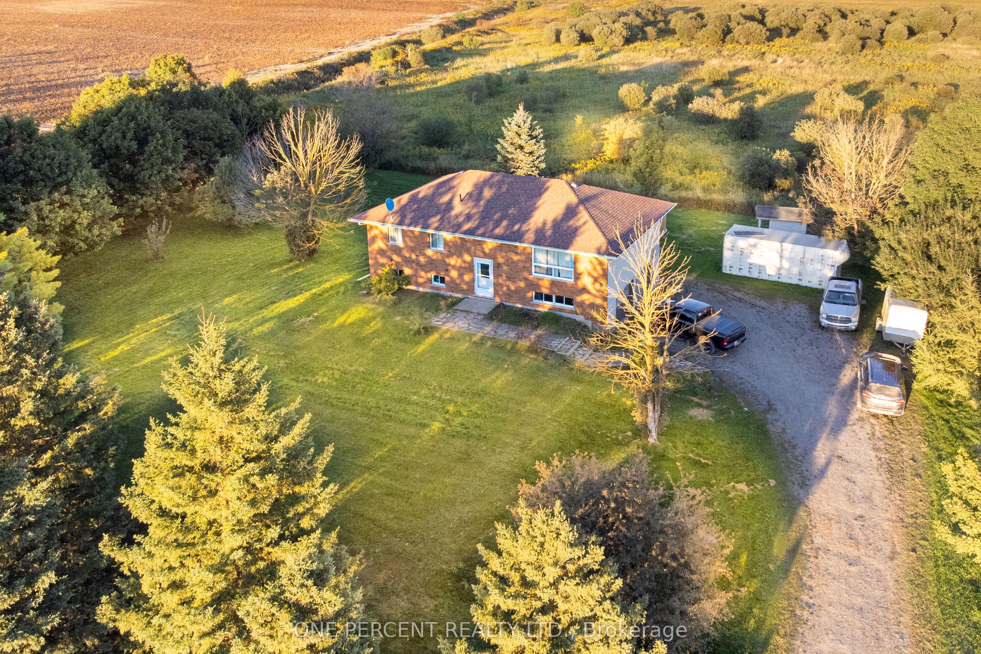 294235 8th Line Property Photo 1