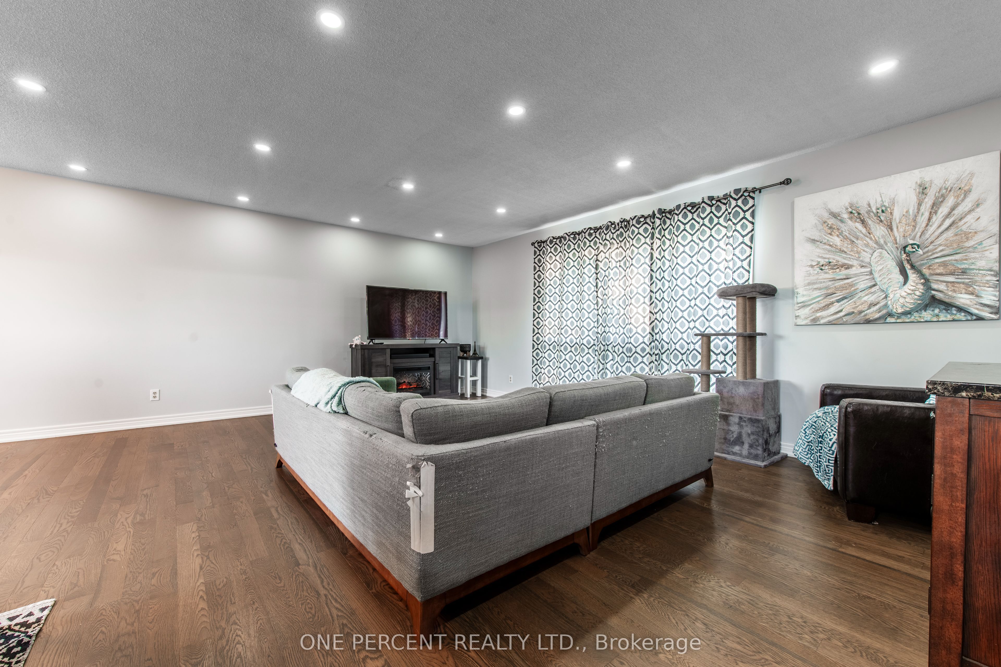 294235 8th Line Property Photo 4