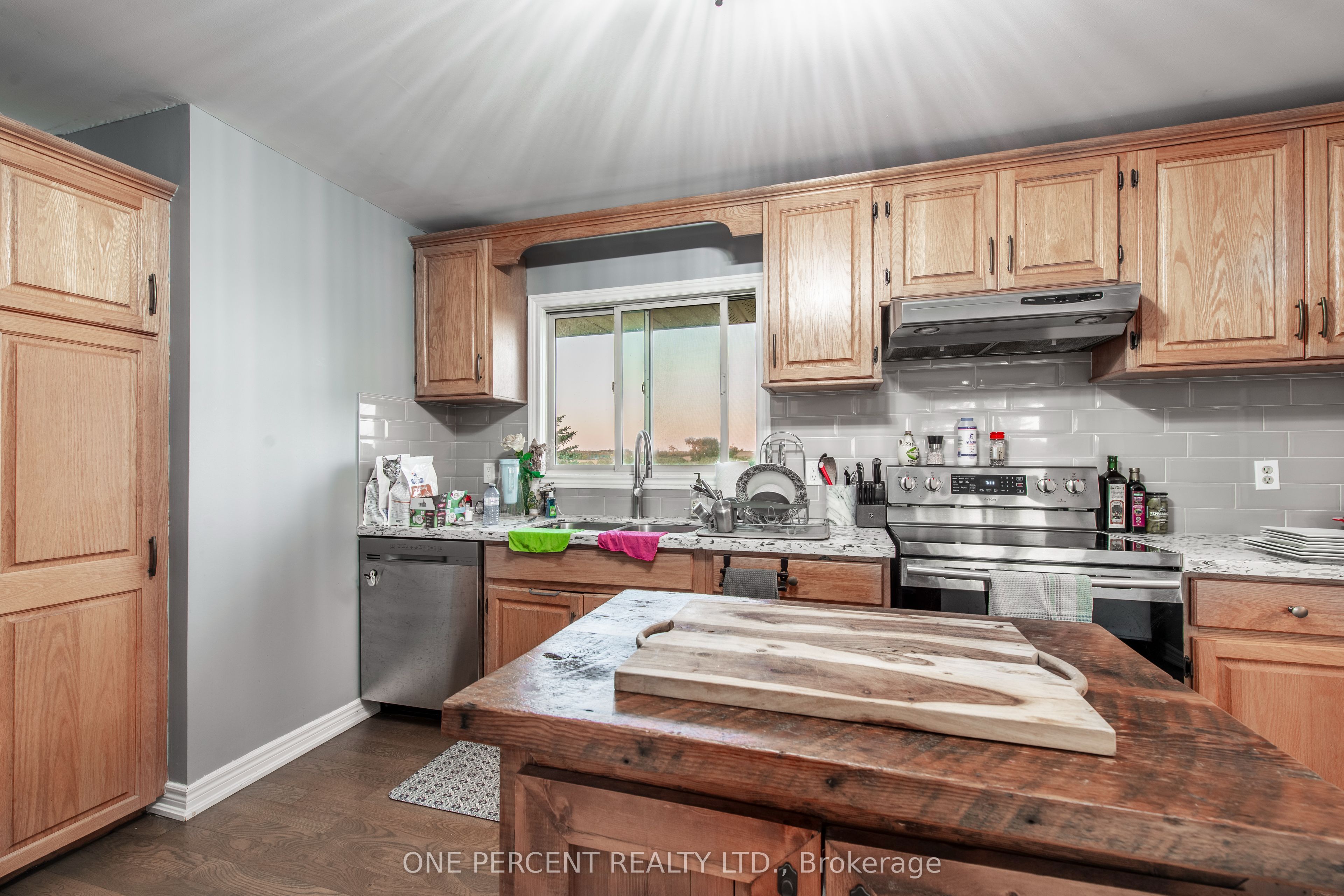 294235 8th Line Property Photo 15