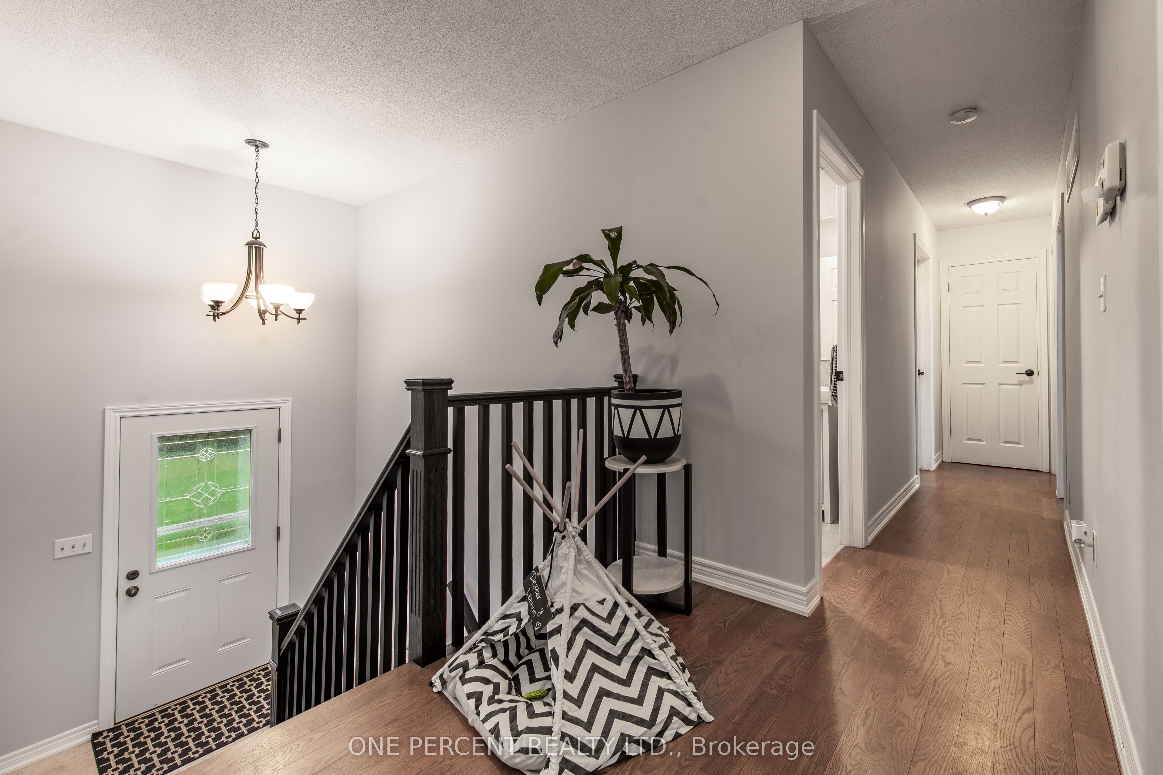 294235 8th Line Property Photo 16