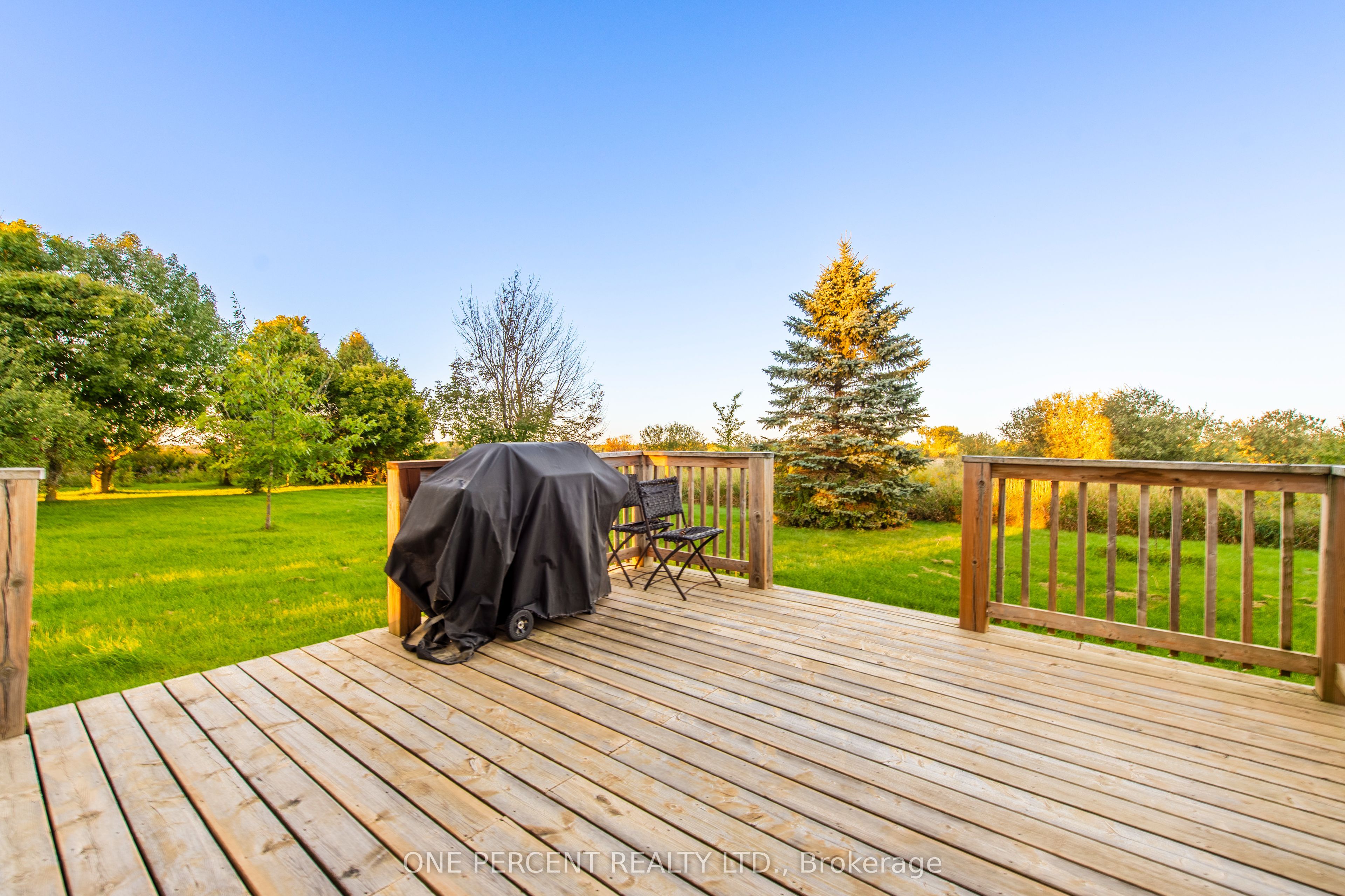 294235 8th Line Property Photo 35