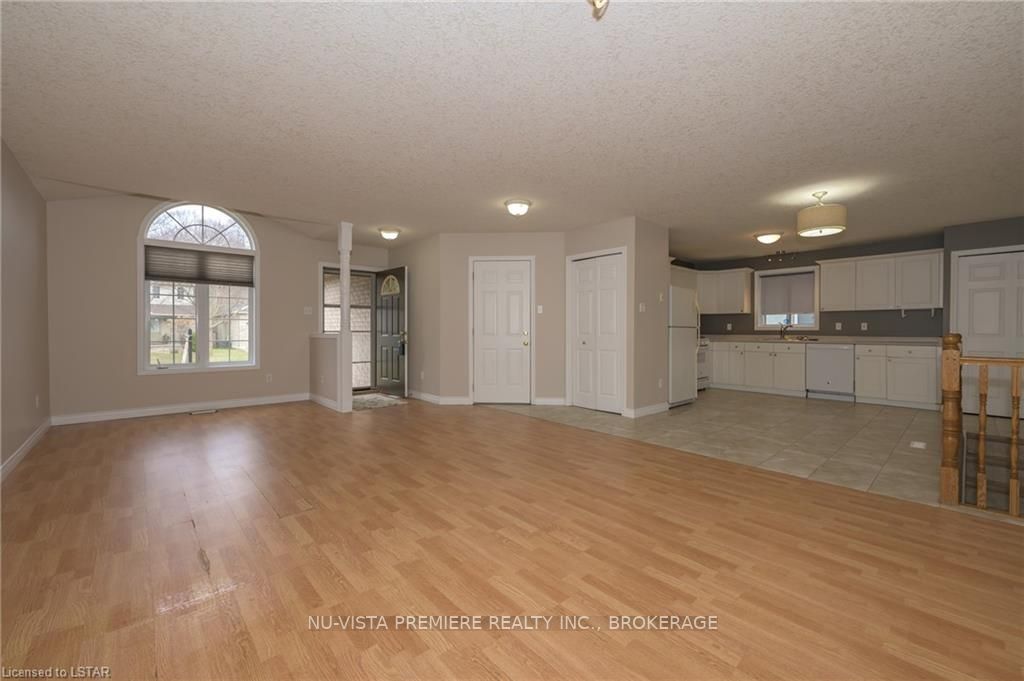 602 Sprucewood Drive Property Photo 3