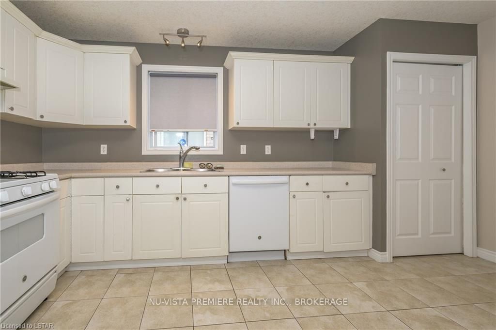 602 Sprucewood Drive Property Photo 10