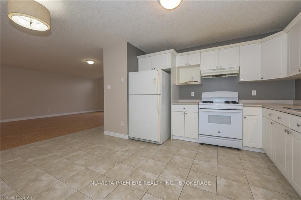 602 Sprucewood Drive Property Photo 12