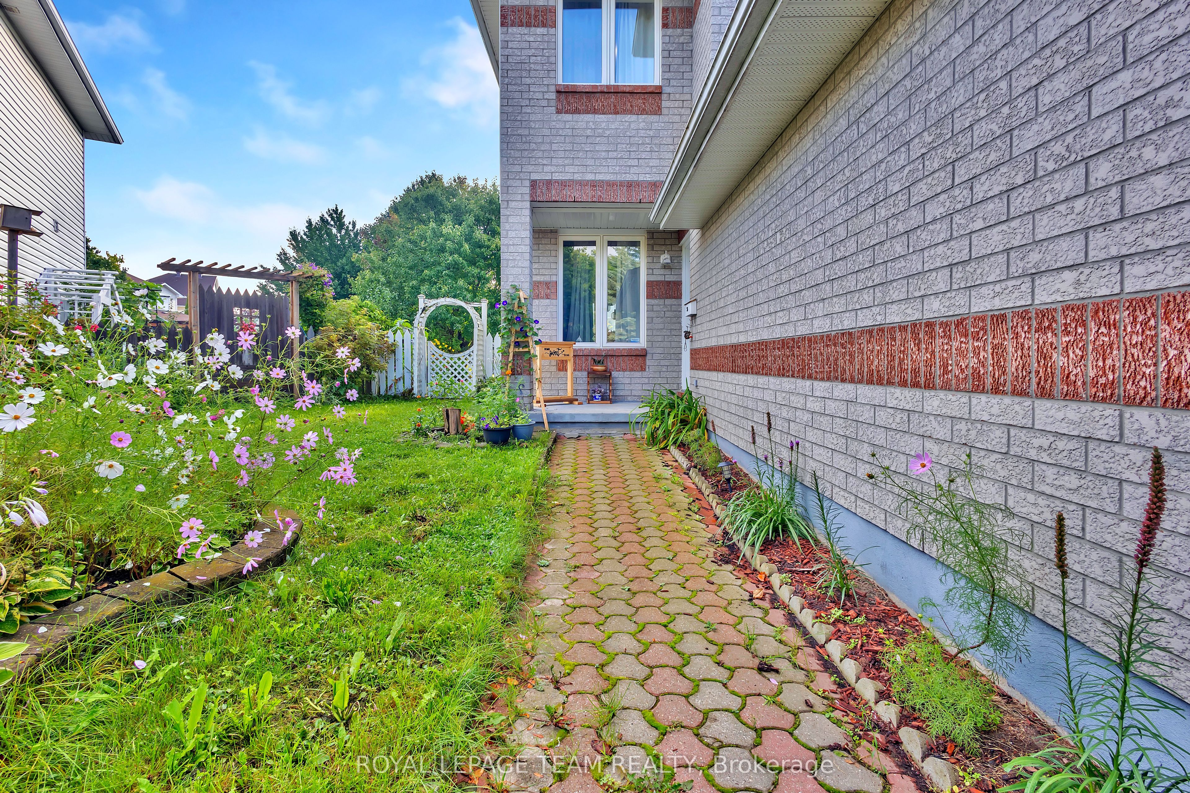 36 Saffron Court Property Photo 32