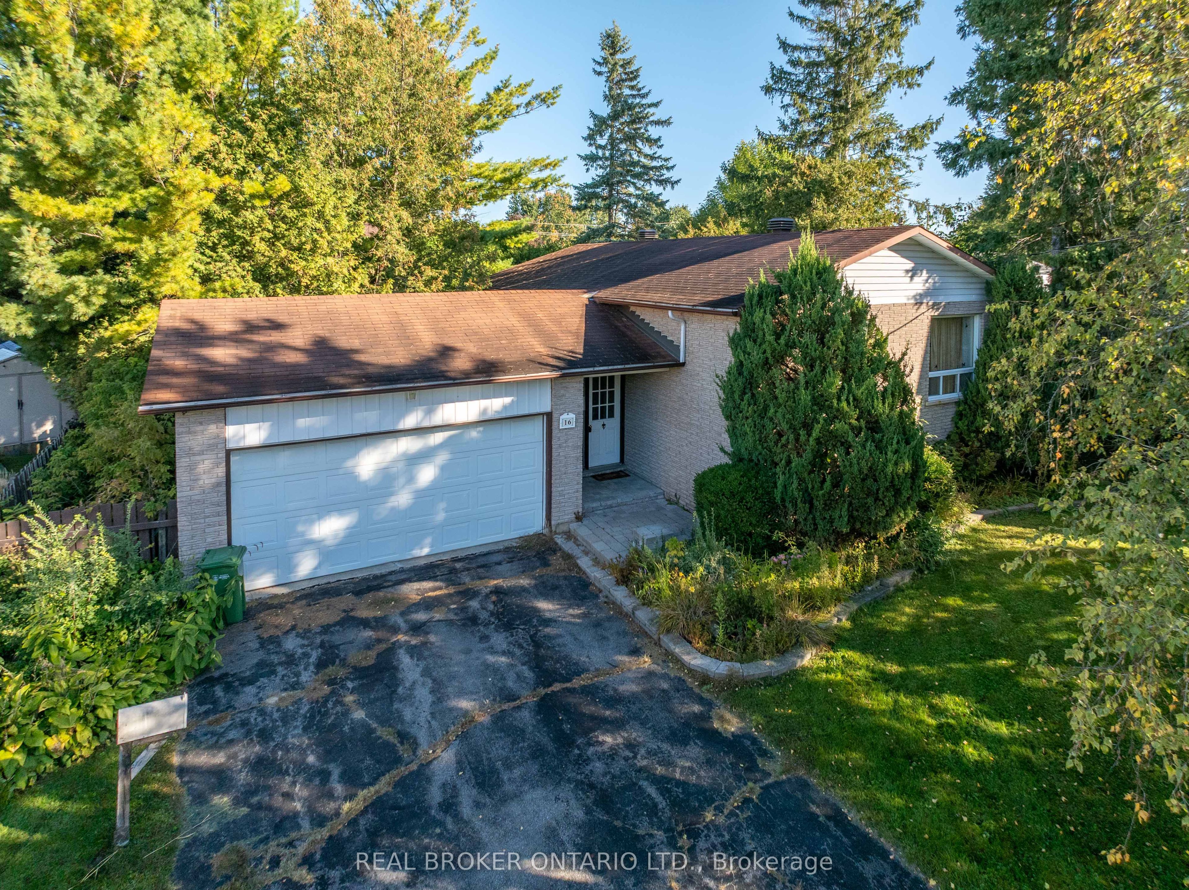 16 Gold Crescent Property Photo 1
