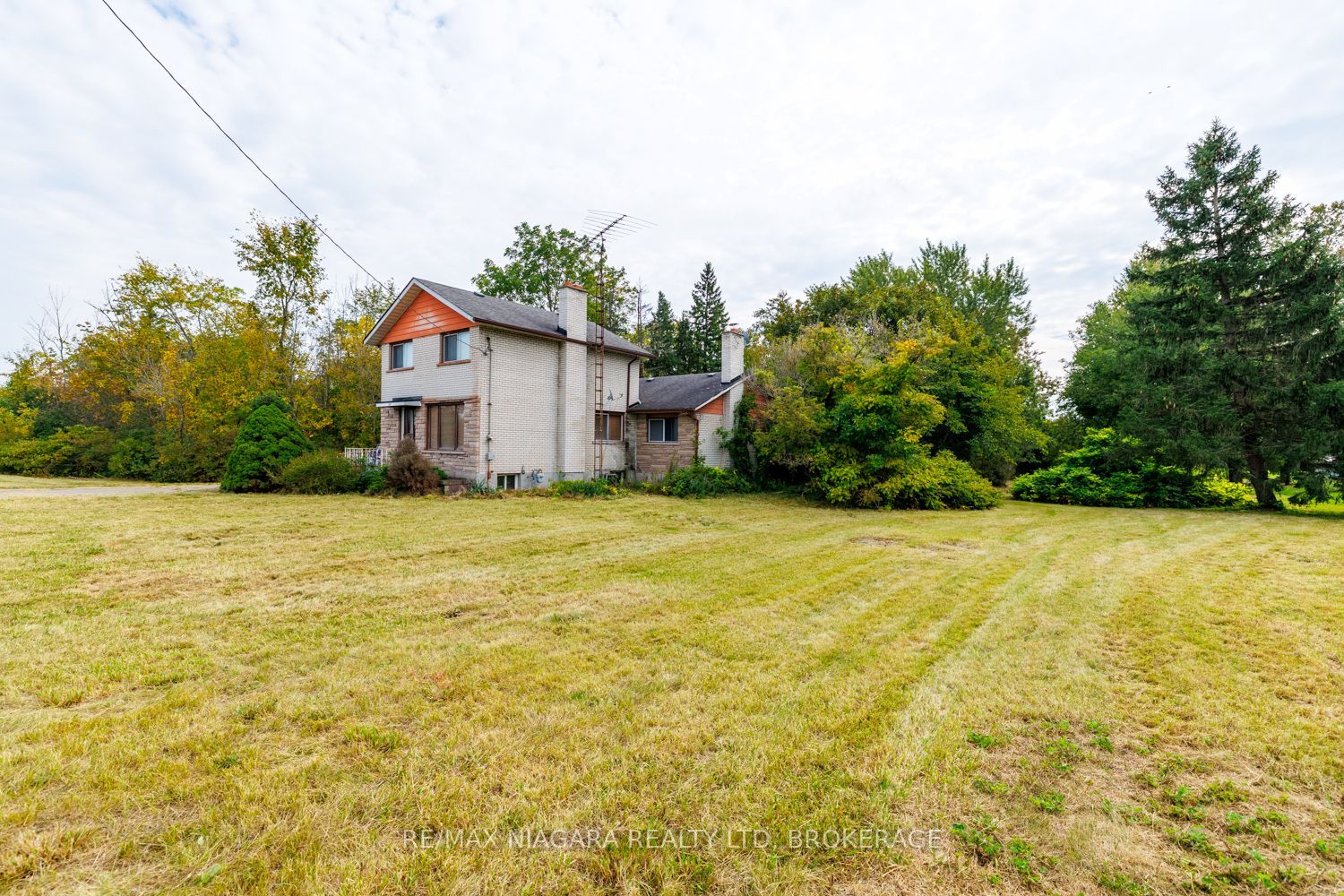 567 Lyons Creek Road Property Photo 2