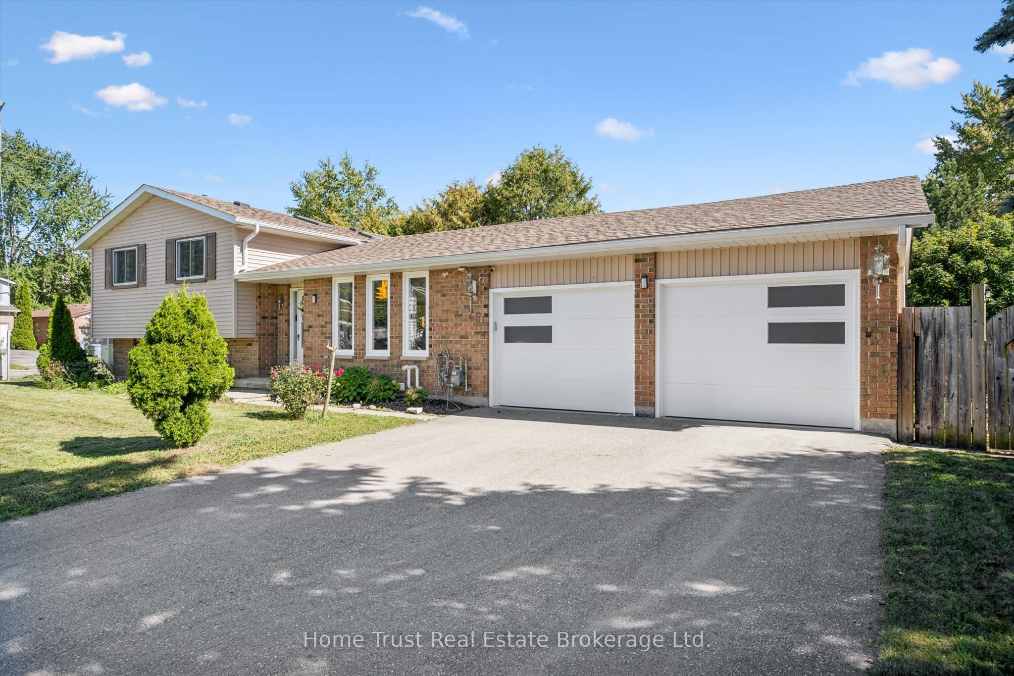 256 Stephanie Drive Property Photo 1