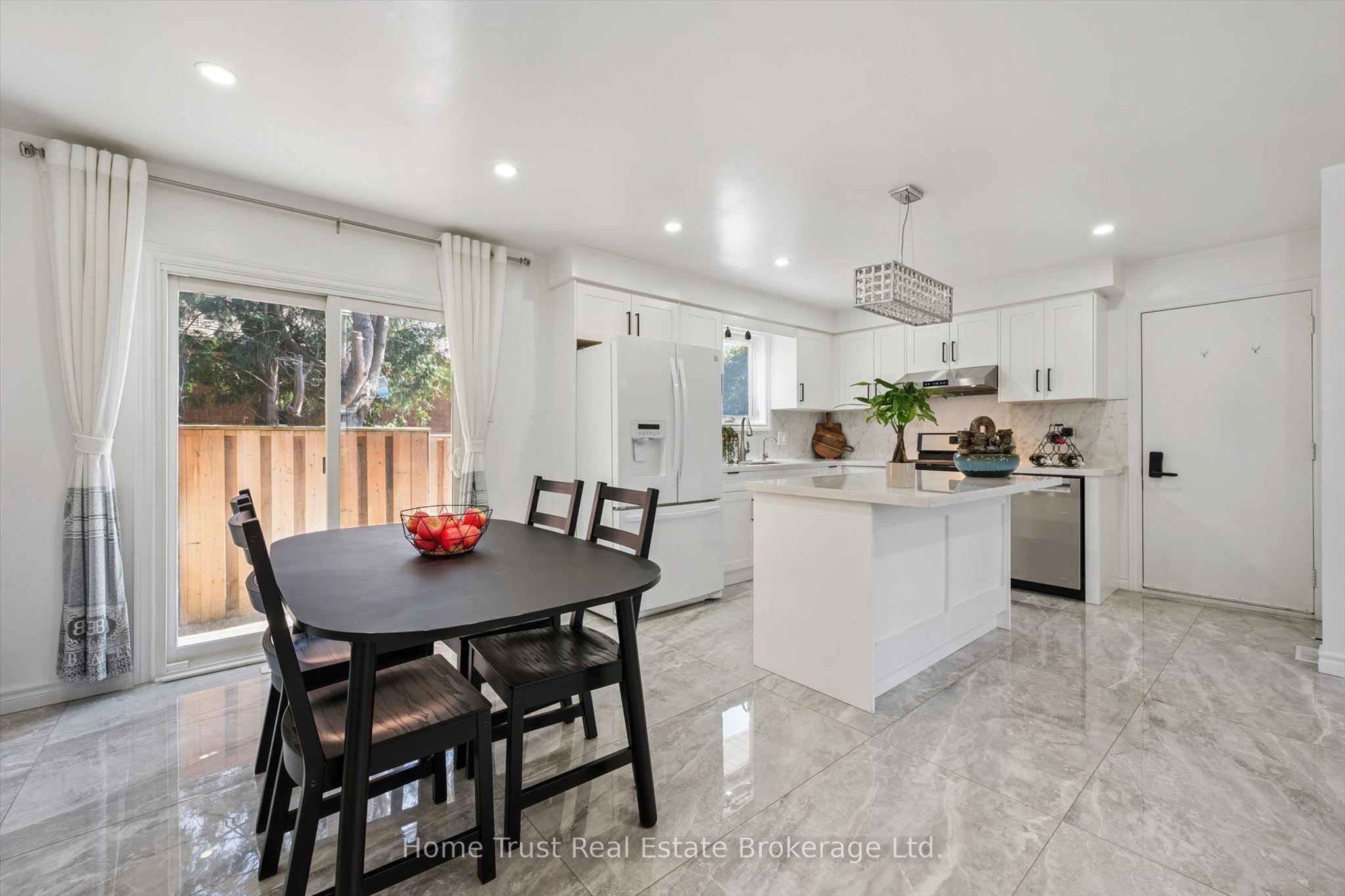 256 Stephanie Drive Property Photo 14